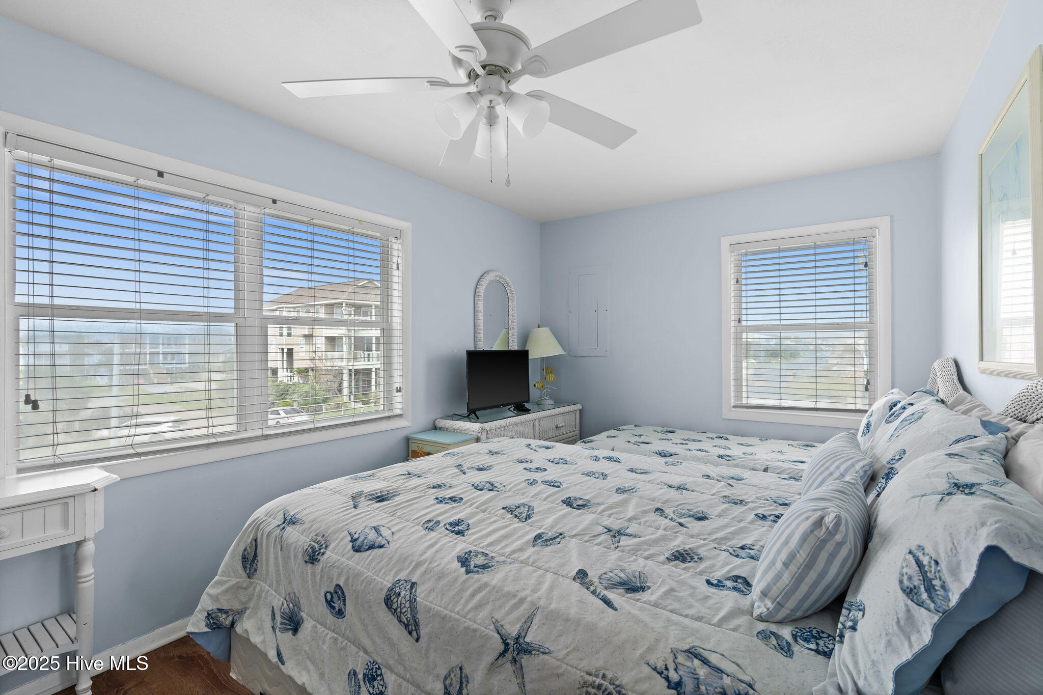 3229 E Beach Drive Property Photo 29