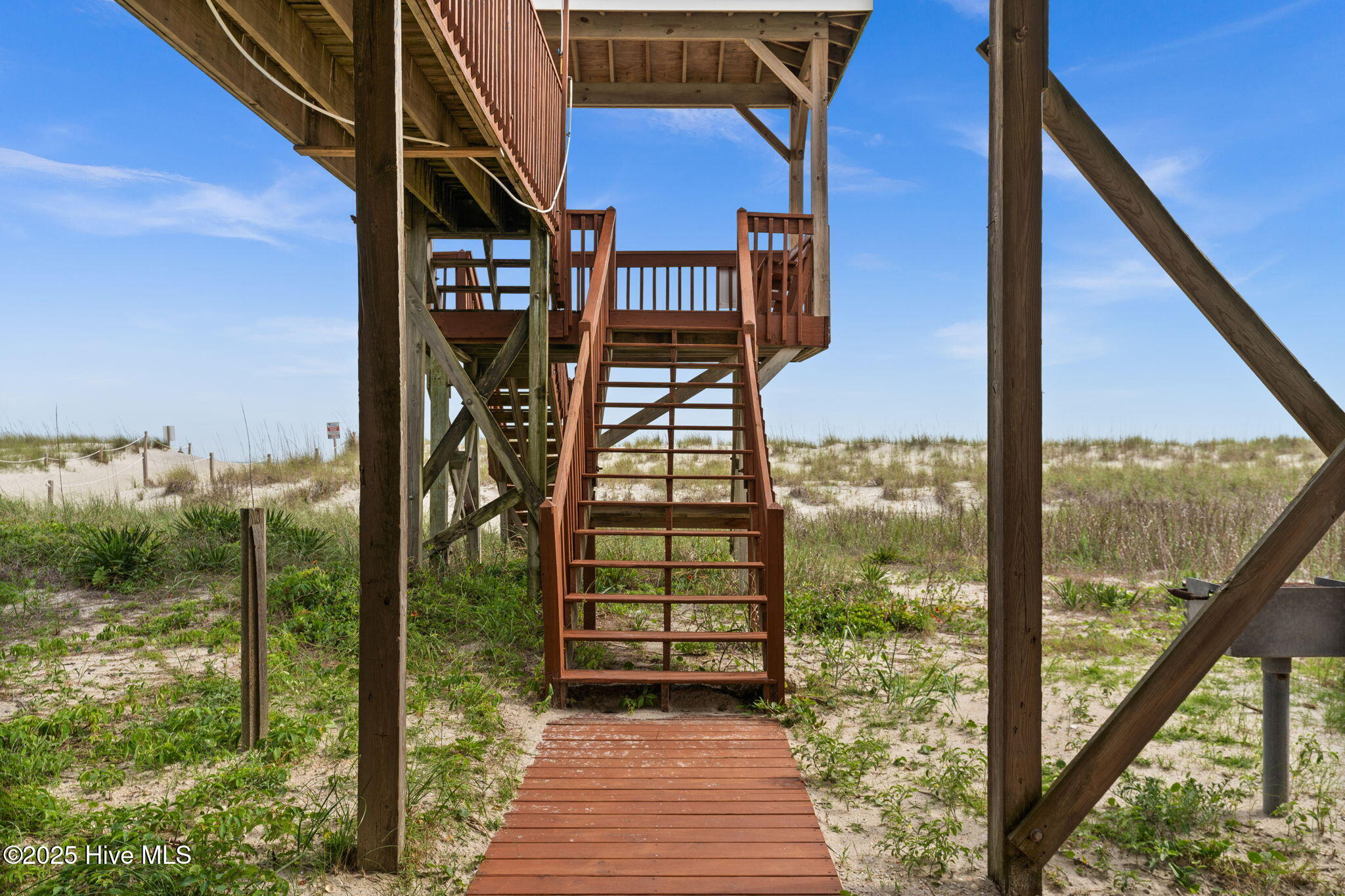 3229 E Beach Drive Property Photo 44