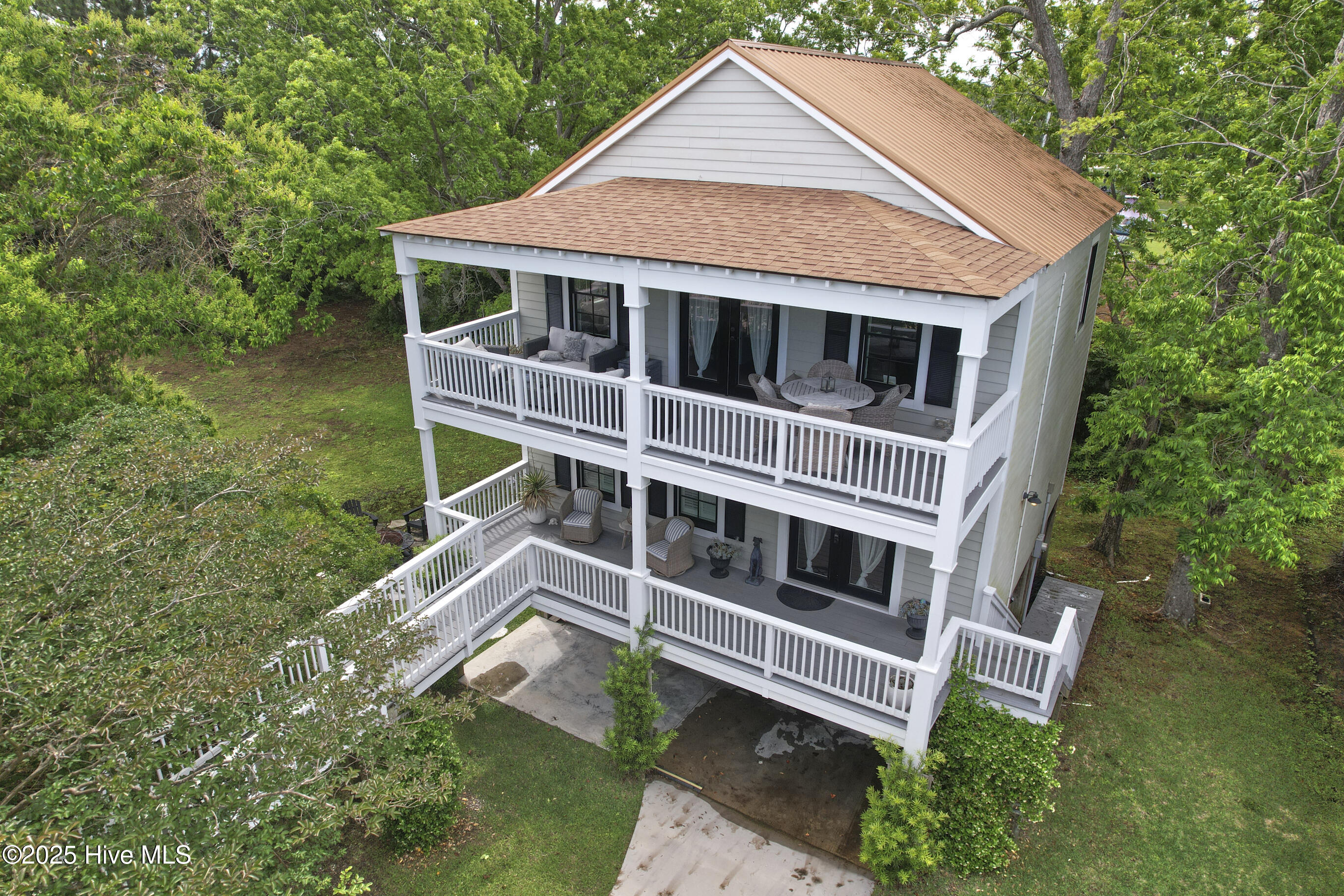 297 Broad Street Property Photo