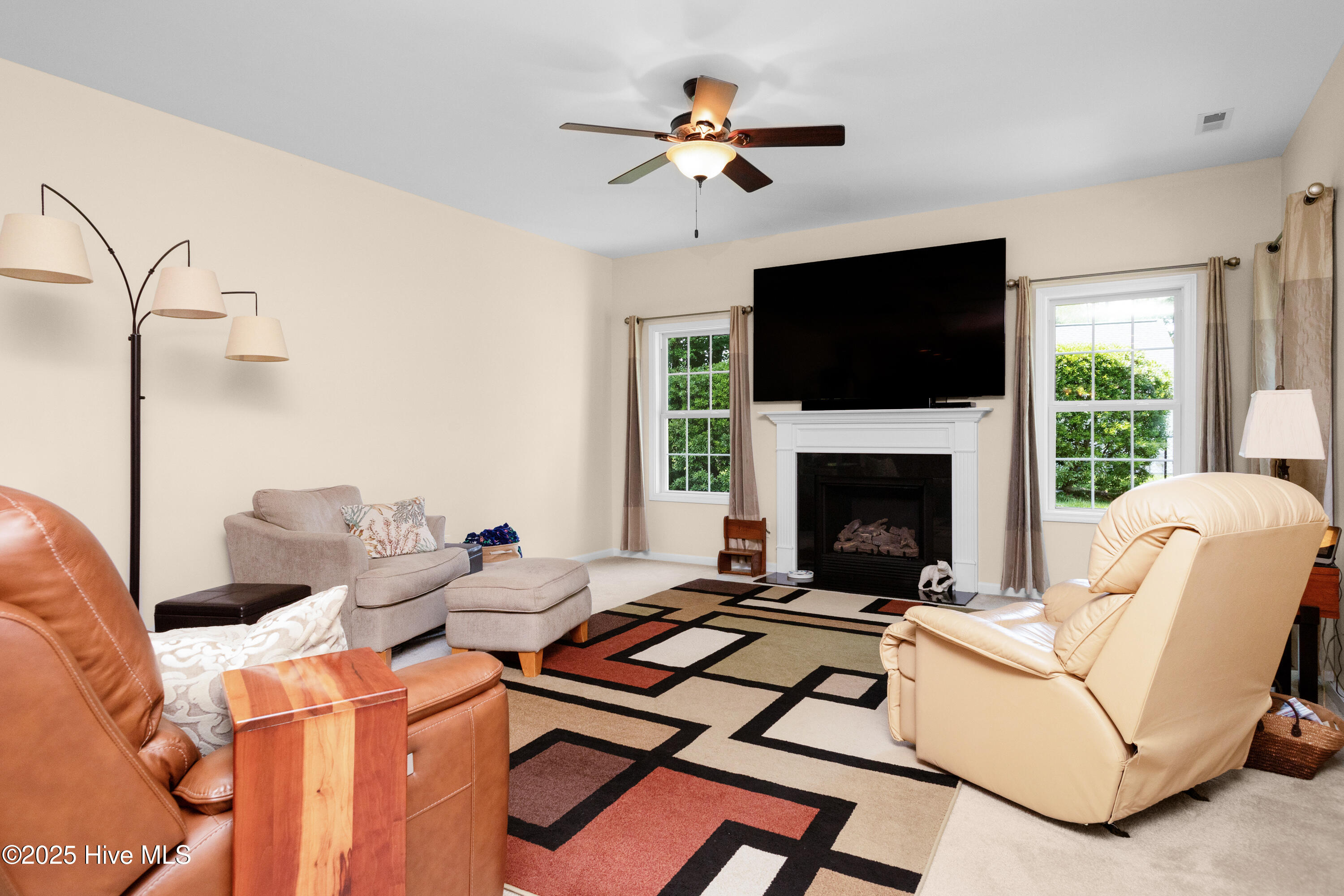 203 Neuse Harbour Boulevard Property Photo 3