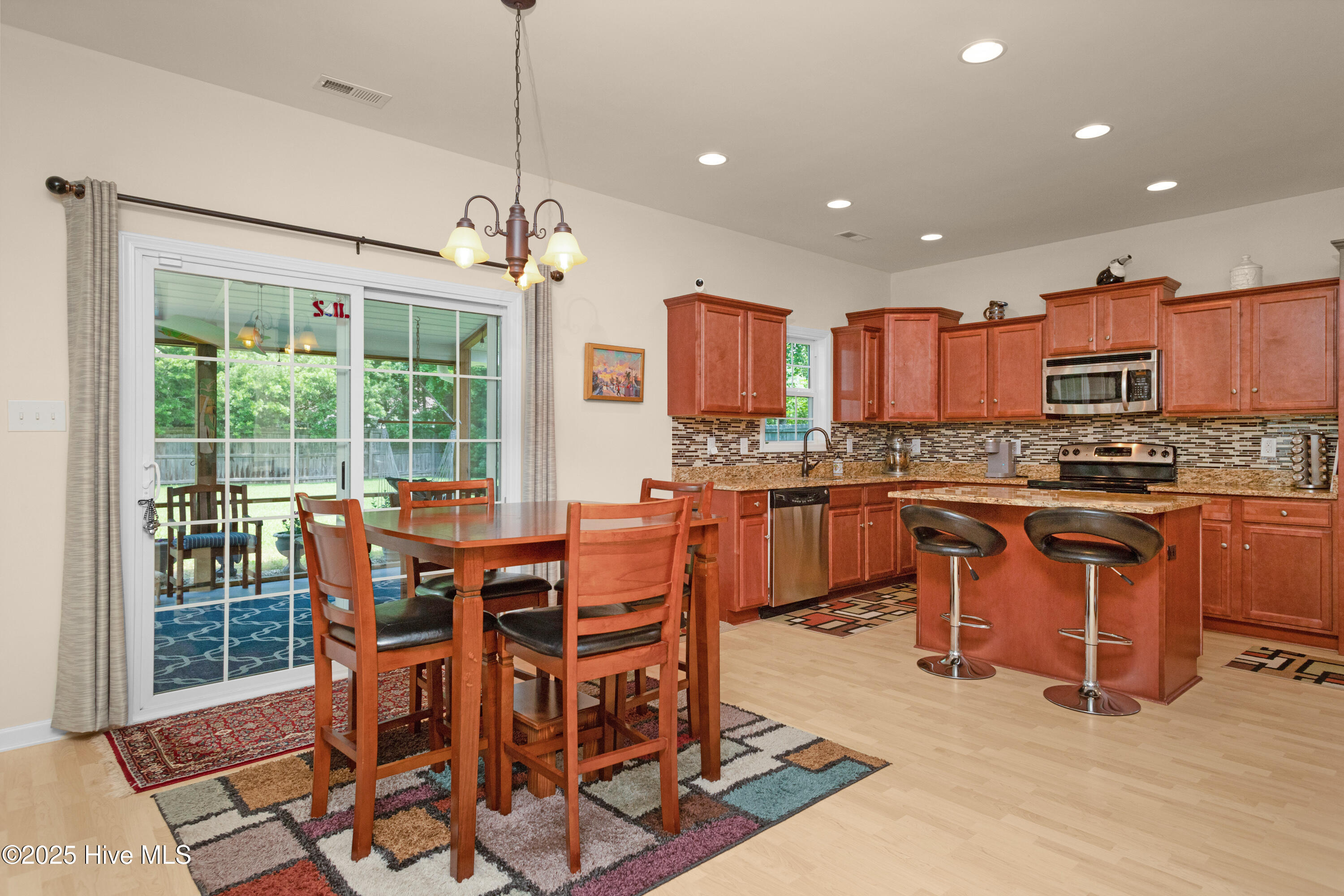 203 Neuse Harbour Boulevard Property Photo 8
