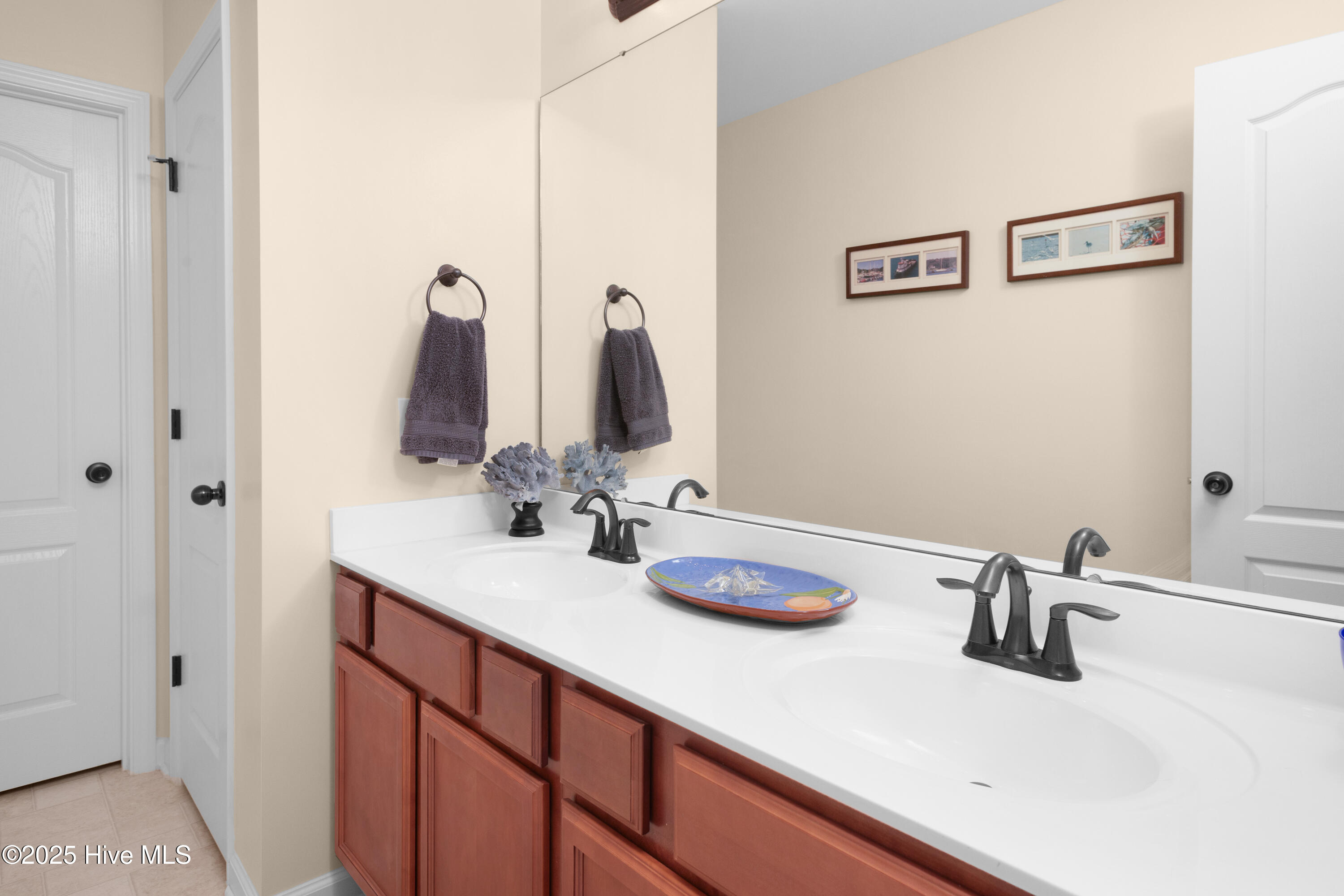 203 Neuse Harbour Boulevard Property Photo 14