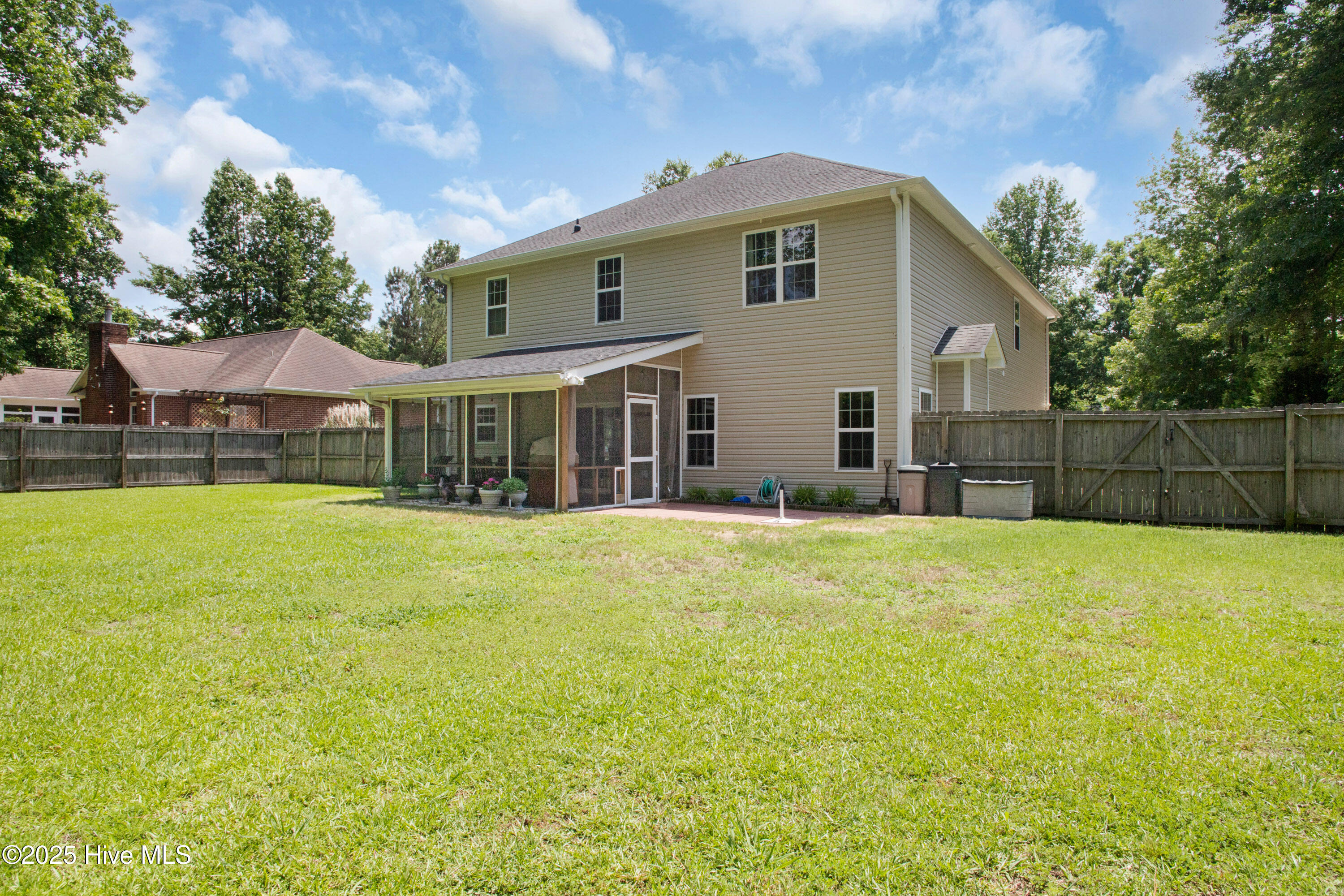 203 Neuse Harbour Boulevard Property Photo 24