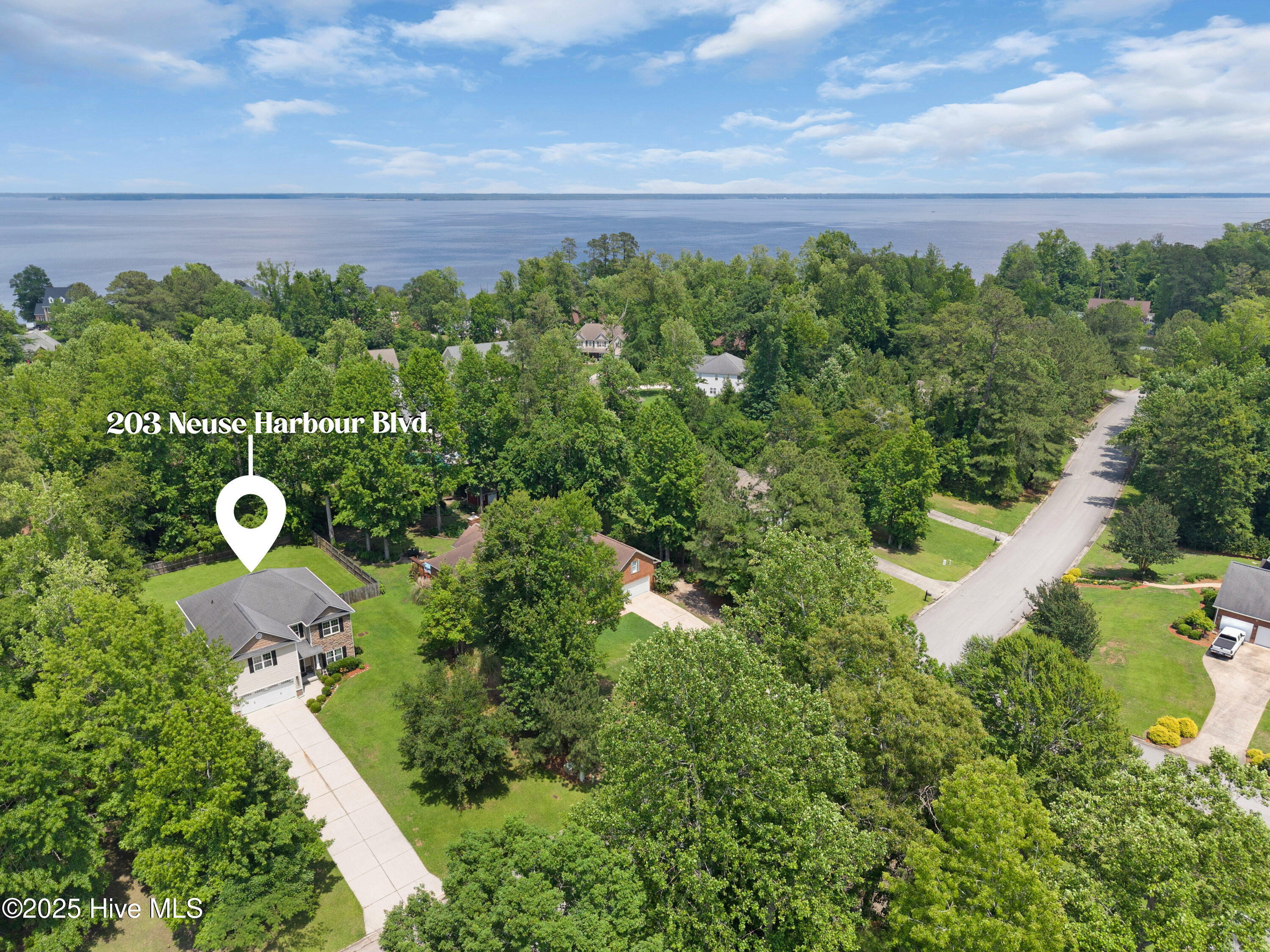 203 Neuse Harbour Boulevard Property Photo 29