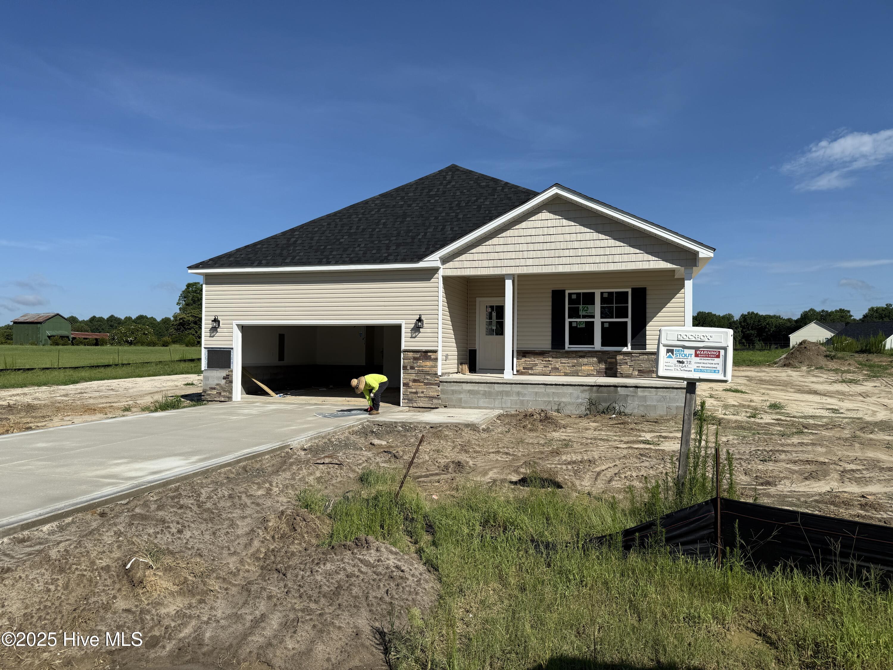 136 Tuskeegee Drive Property Photo 1