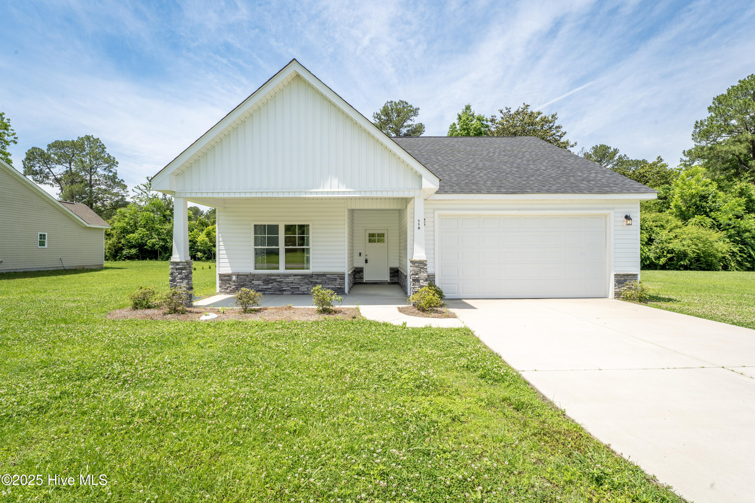 119 Lacarol Property Photo 1