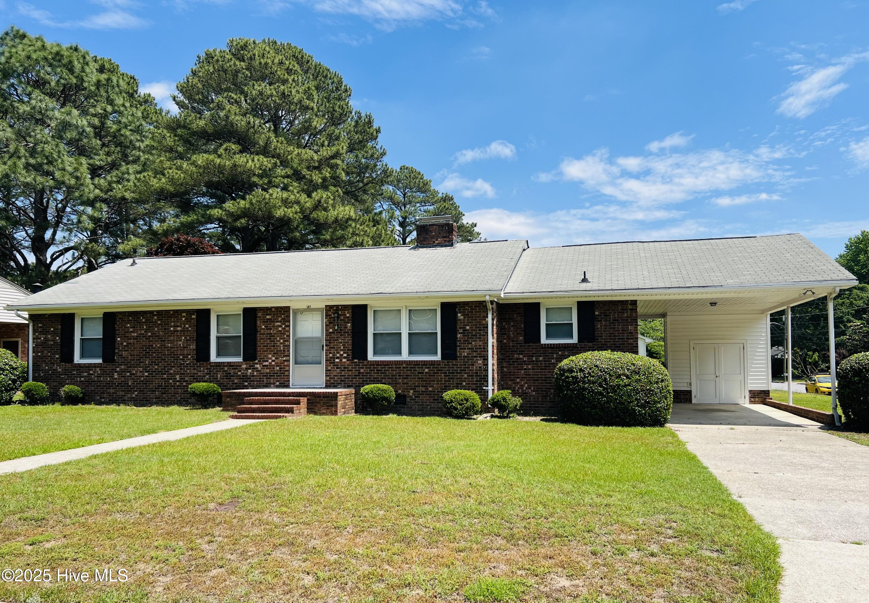 107 Vernon Street Property Photo