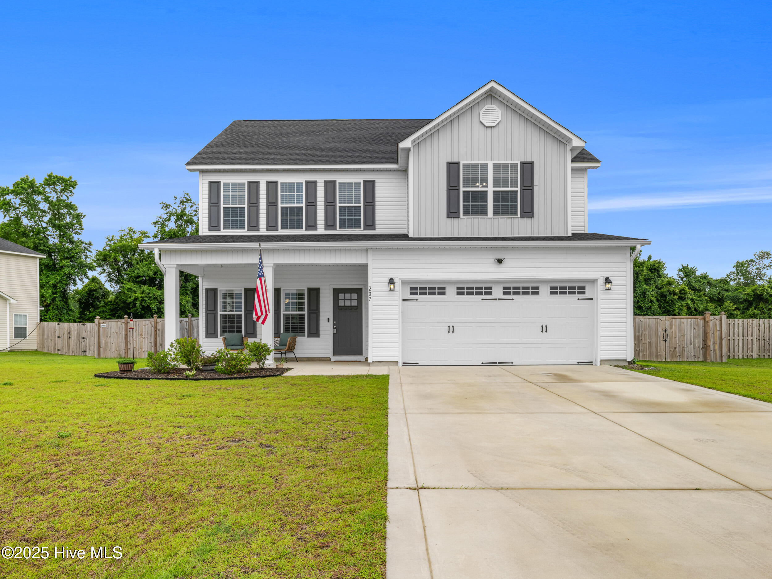 207 Village Creek Drive Property Photo 1