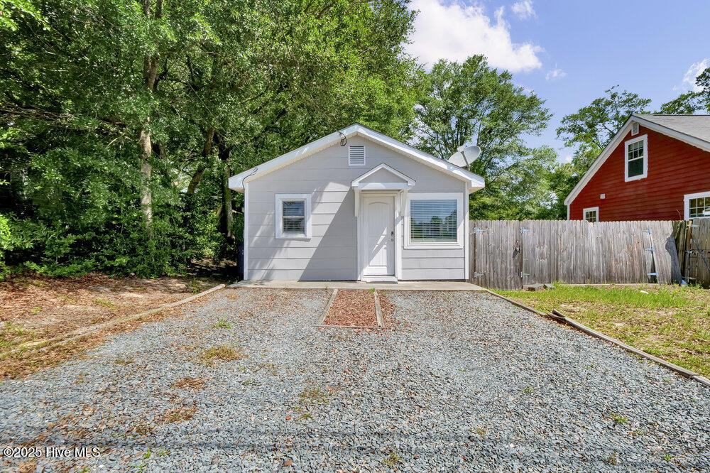 323 Cape Fear Boulevard Property Photo