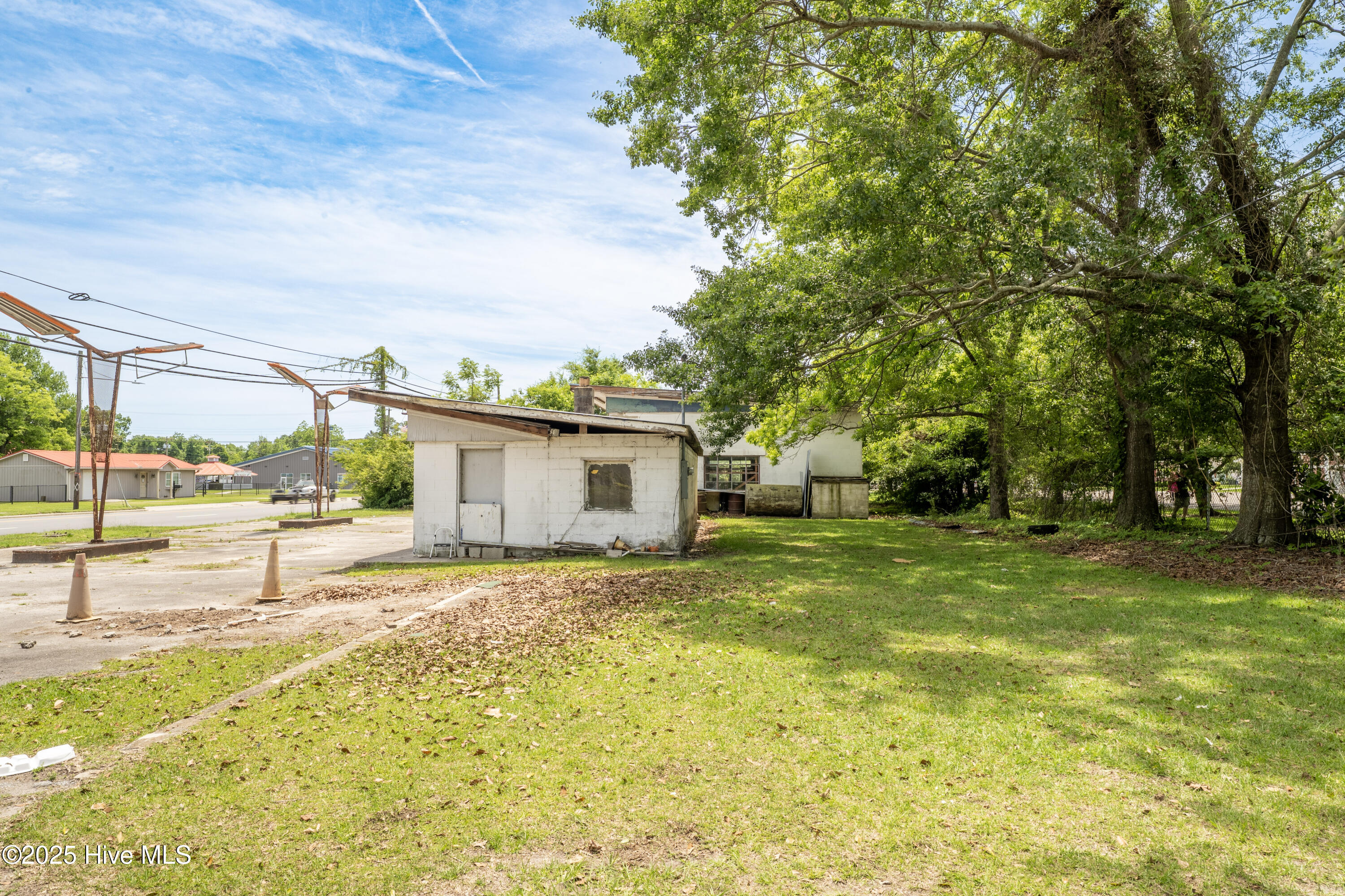 109 N Sycamore Street Property Photo 7