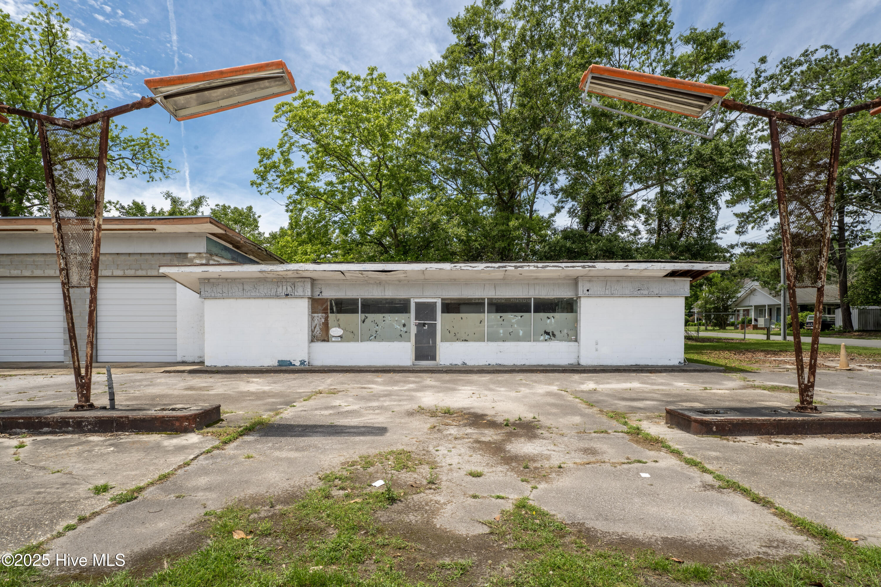109 N Sycamore Street Property Photo 33