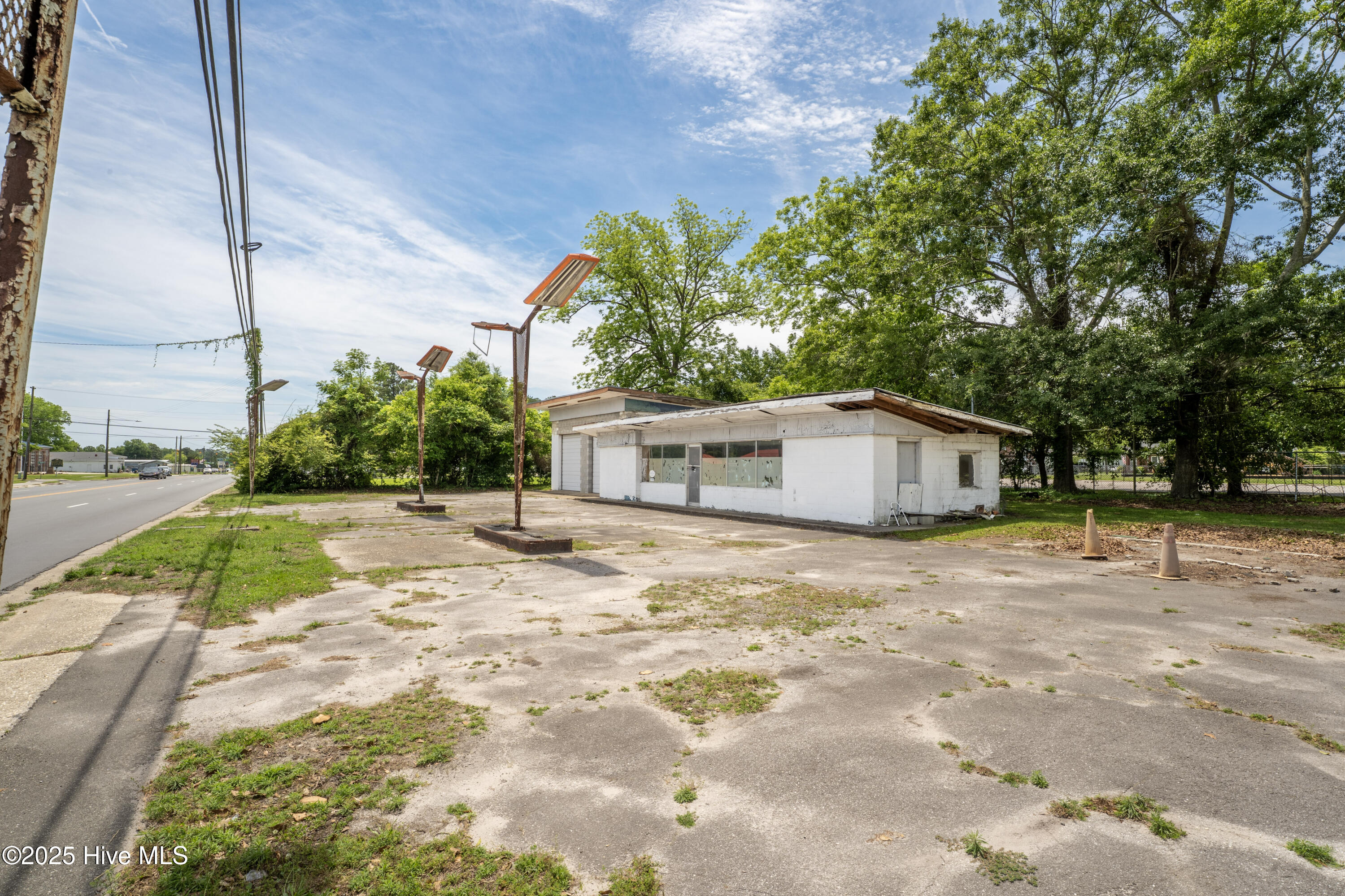 109 N Sycamore Street Property Photo 34