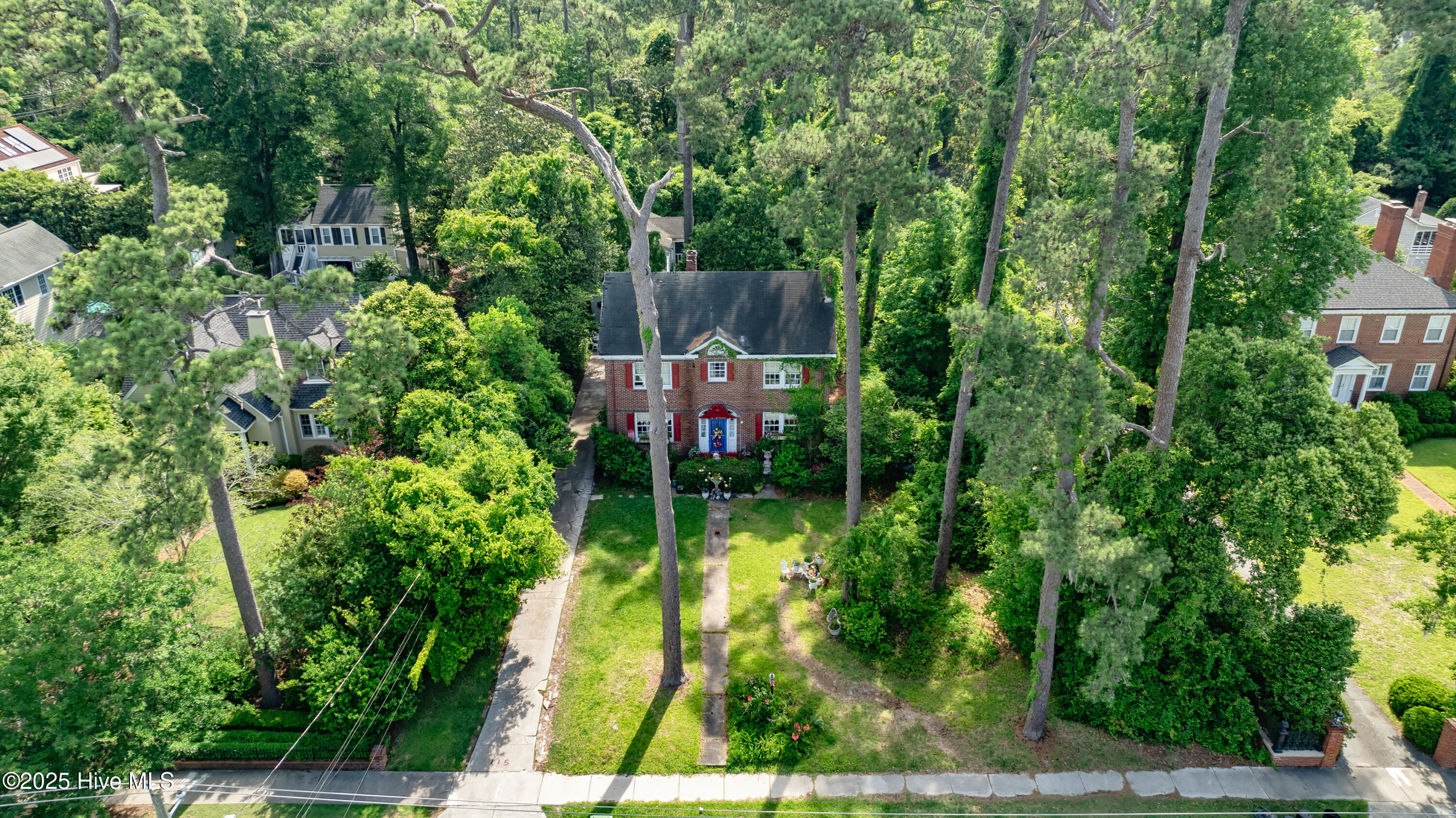 115 Forest Hills Drive Property Photo