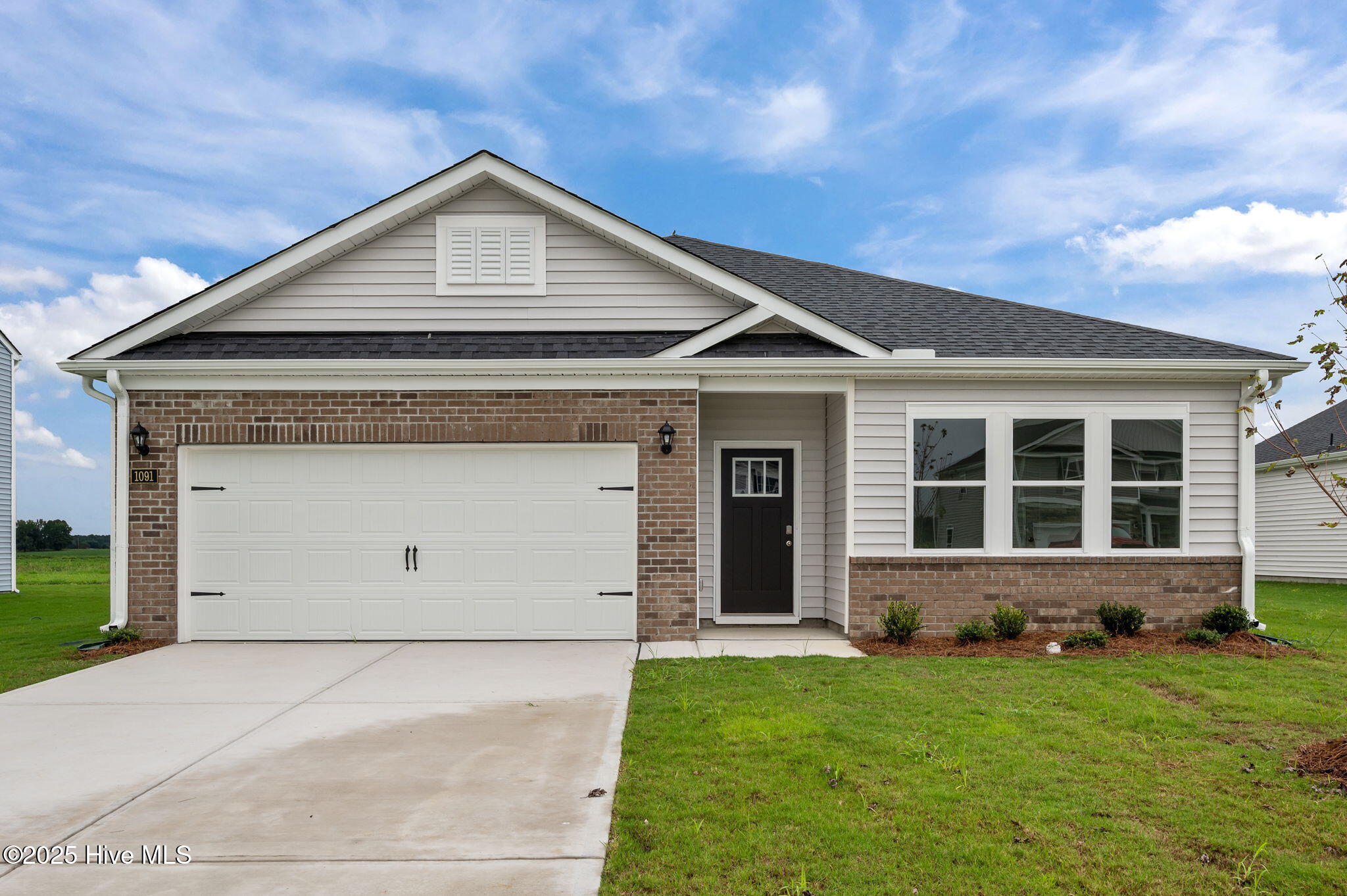 1091 Queensland Lane Property Photo 1