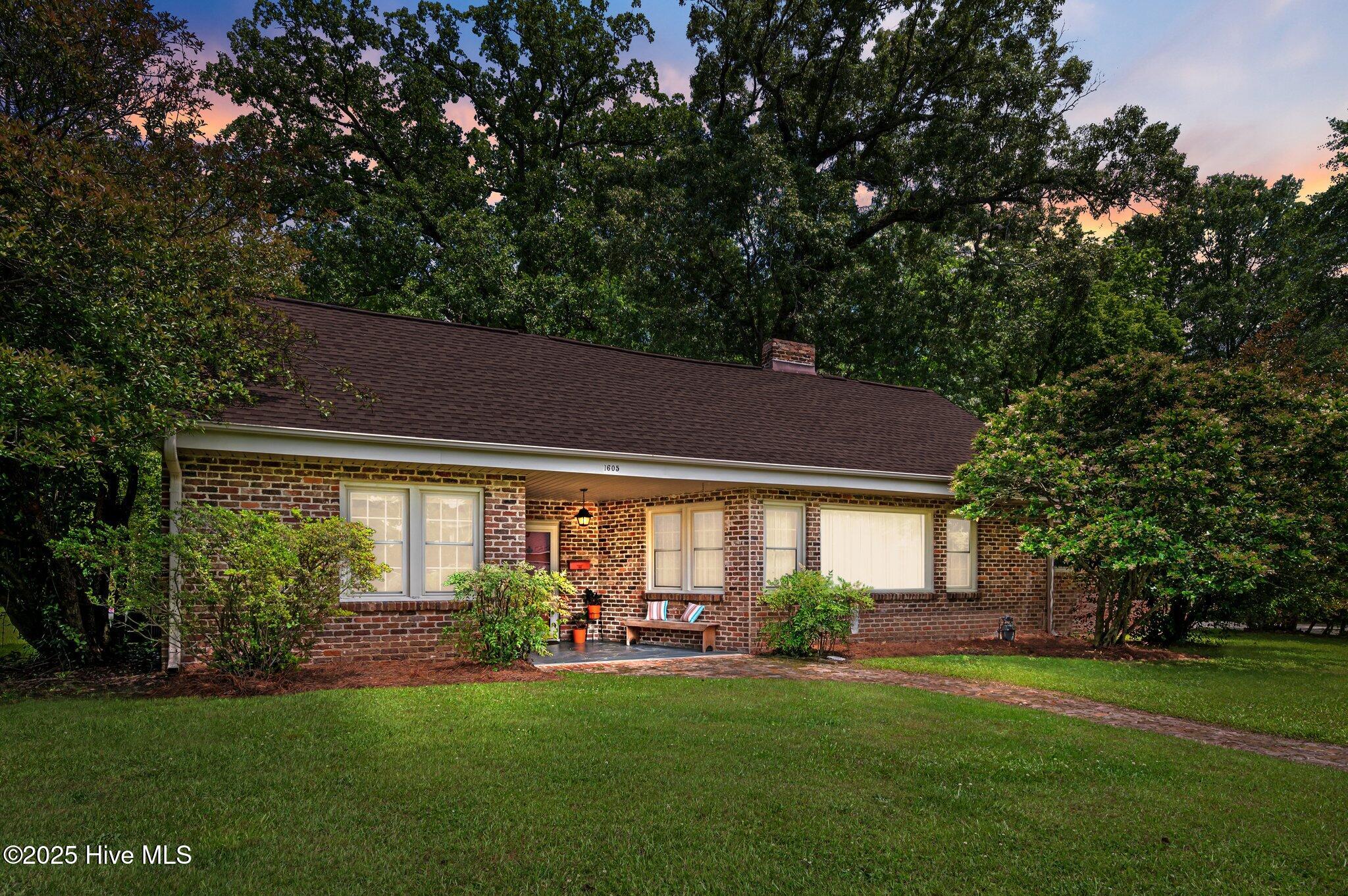 1605 Longview Avenue Property Photo 1