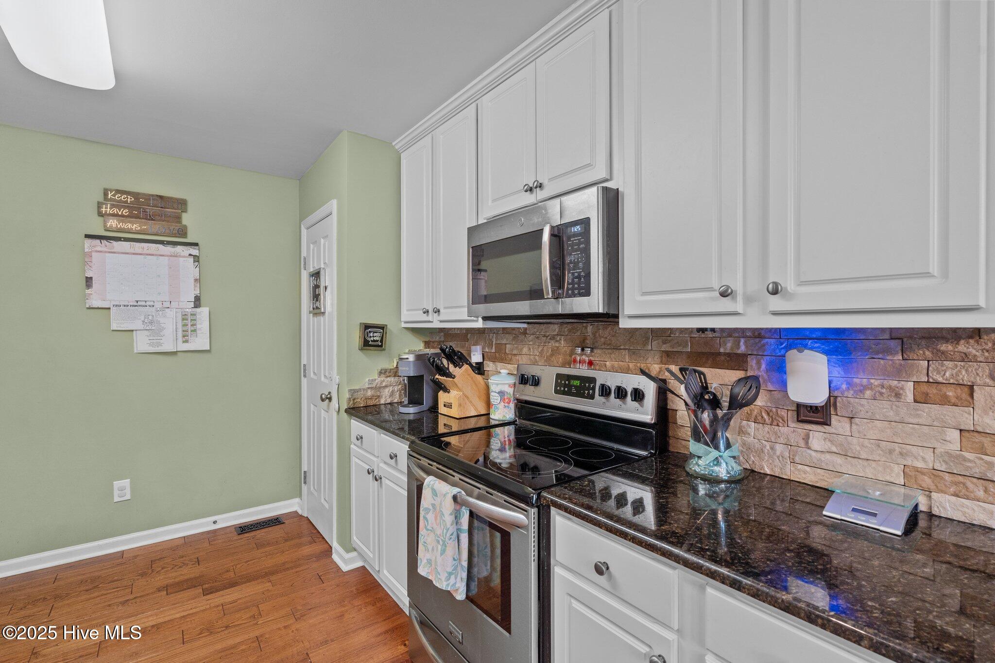 144 Newington Way Property Photo 24