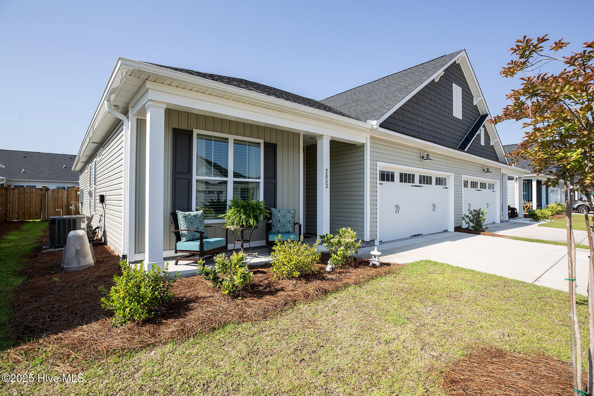 2853 Southern Magnolia Drive Property Photo 4