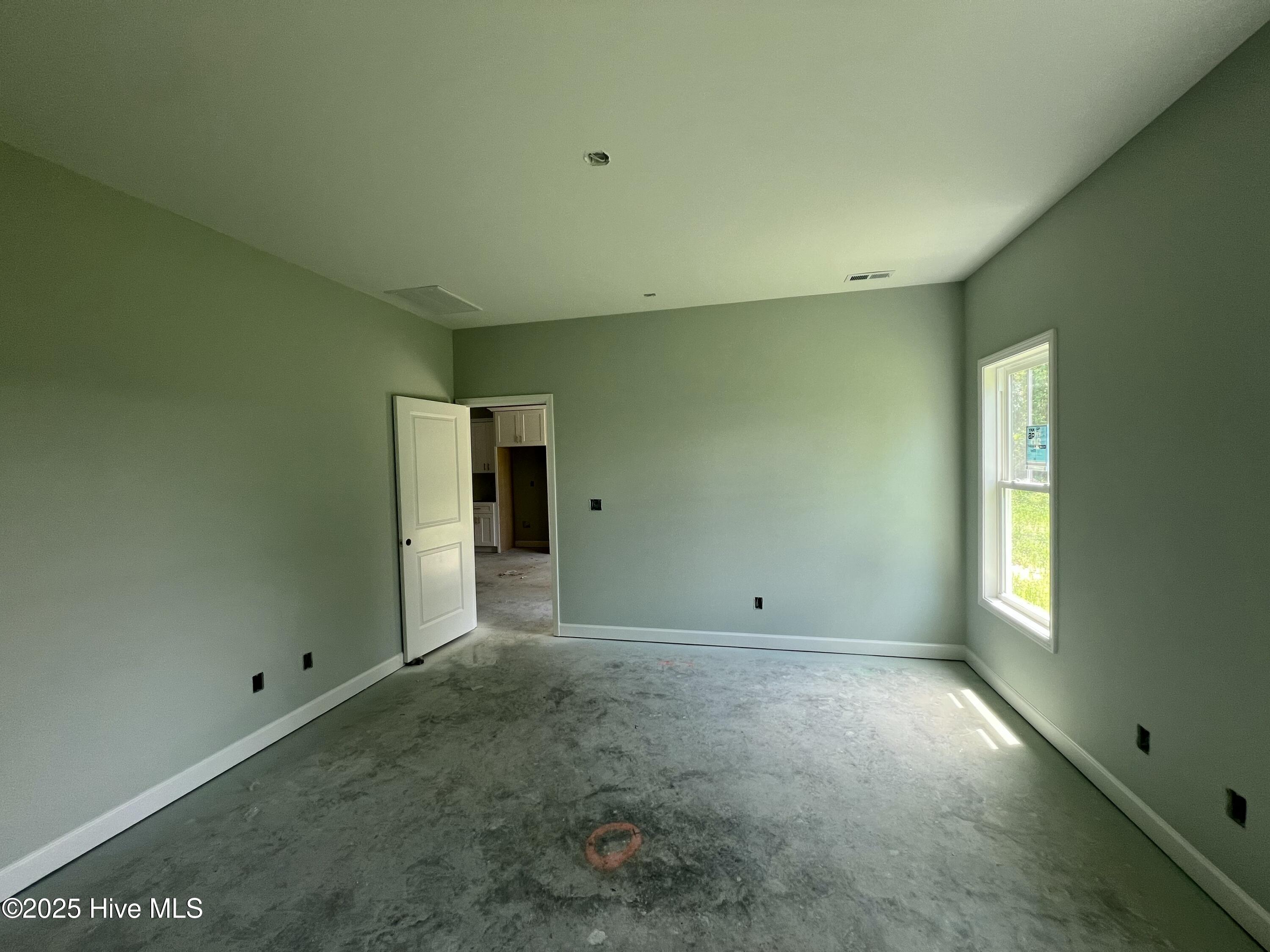 104 E Sillinger Drive Property Photo 10