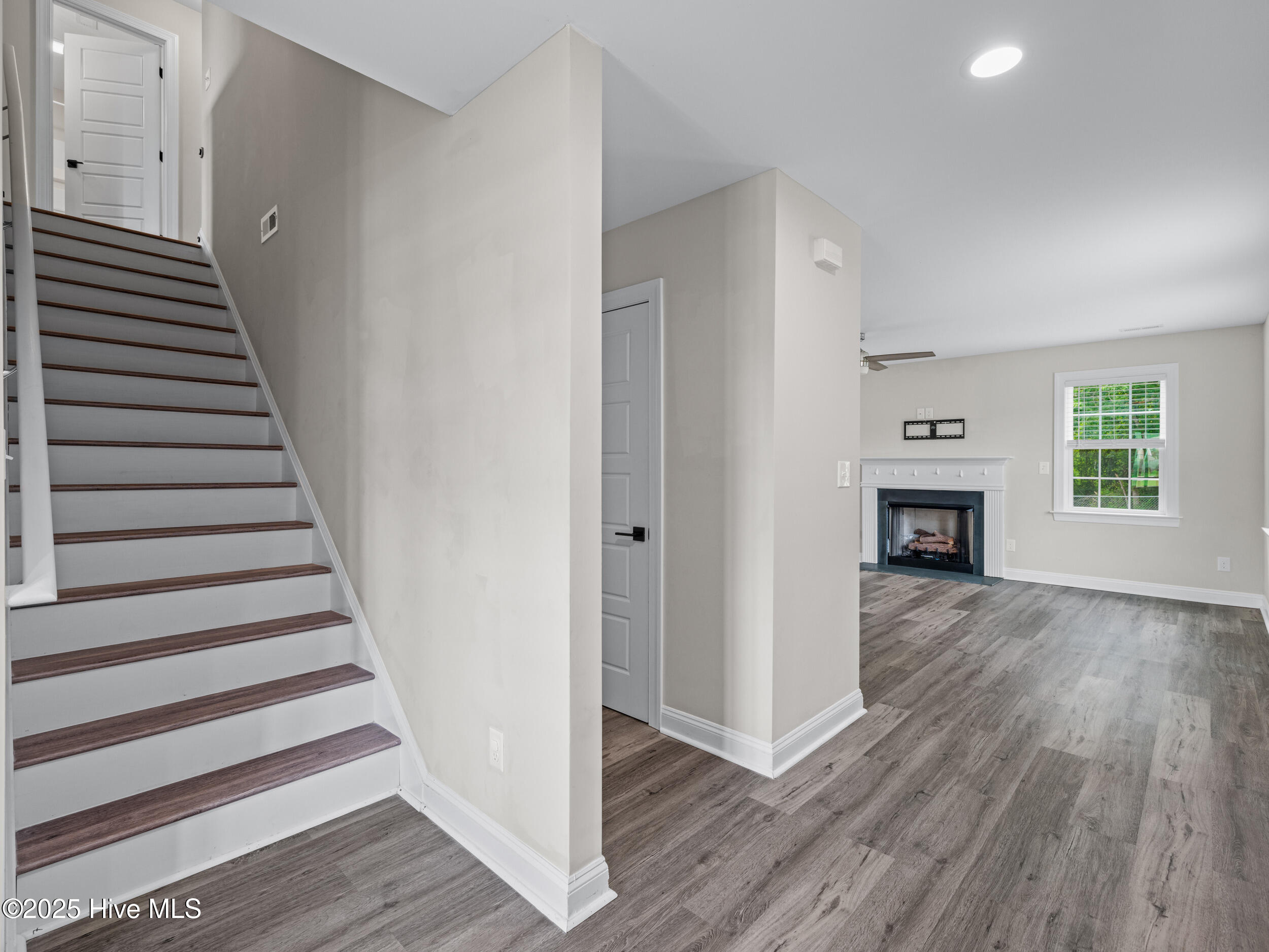 606 Sonata Court Property Photo 4