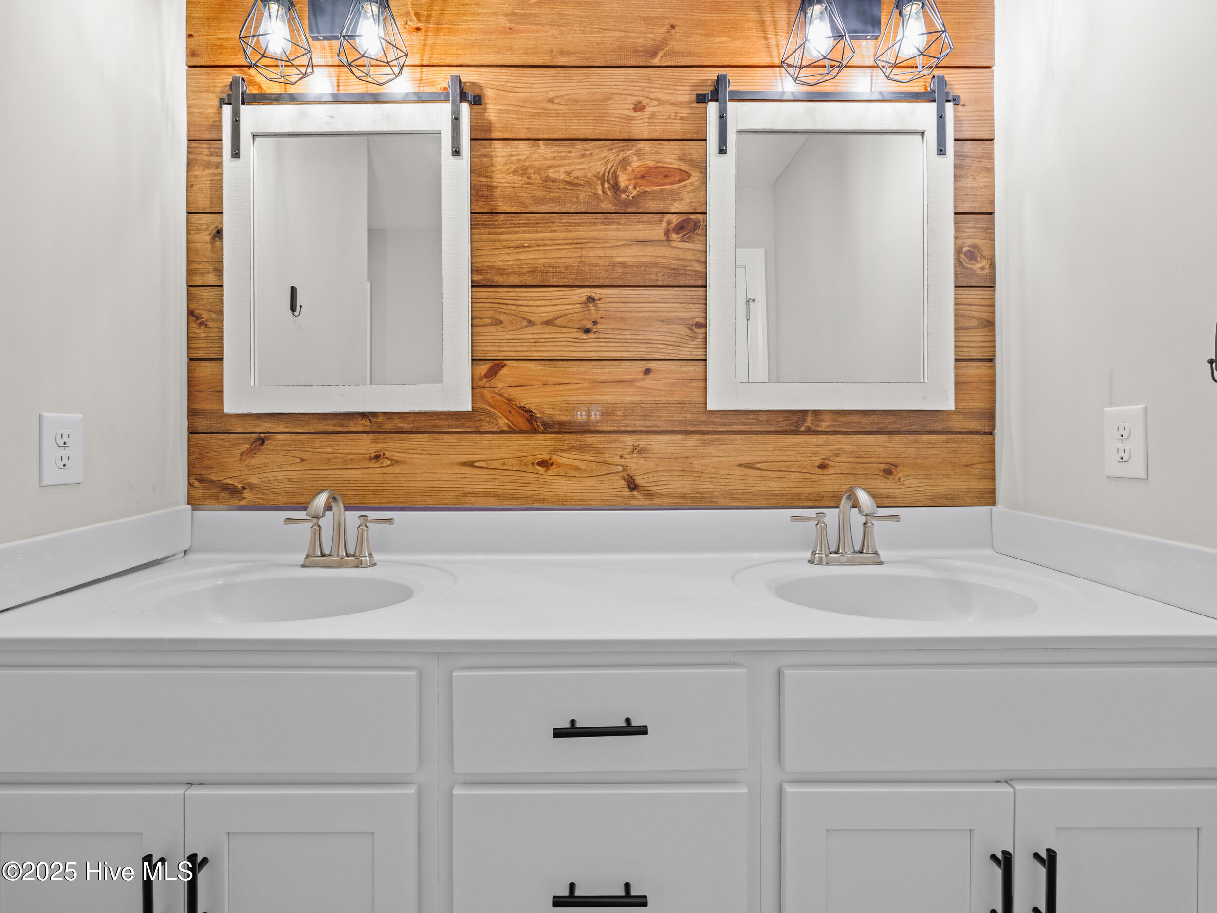 606 Sonata Court Property Photo 27