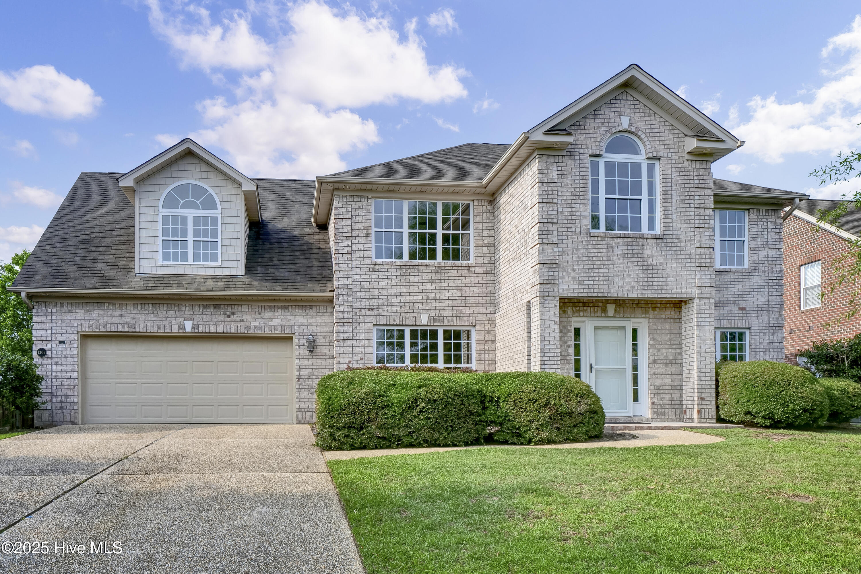1306 Wakefield Court Property Photo 2