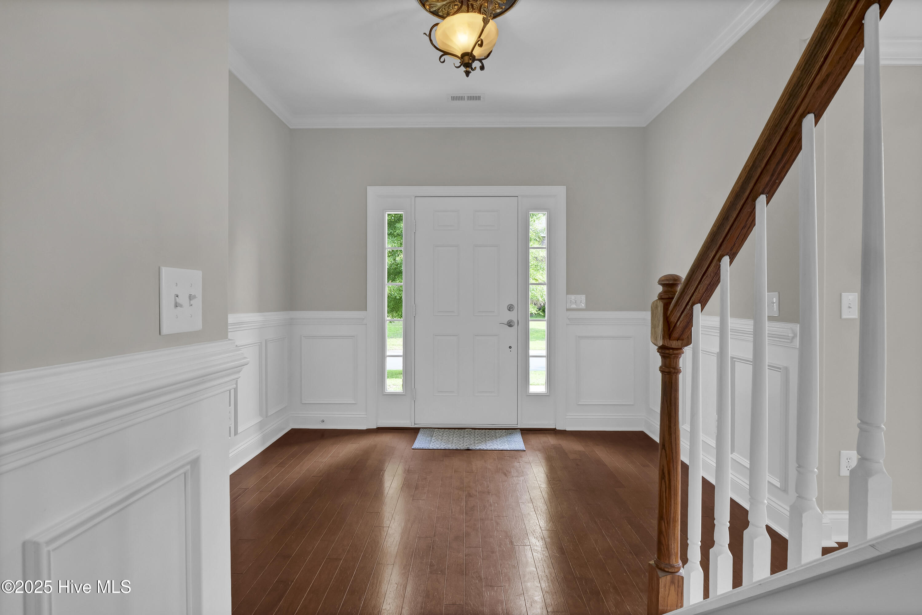 1306 Wakefield Court Property Photo 4