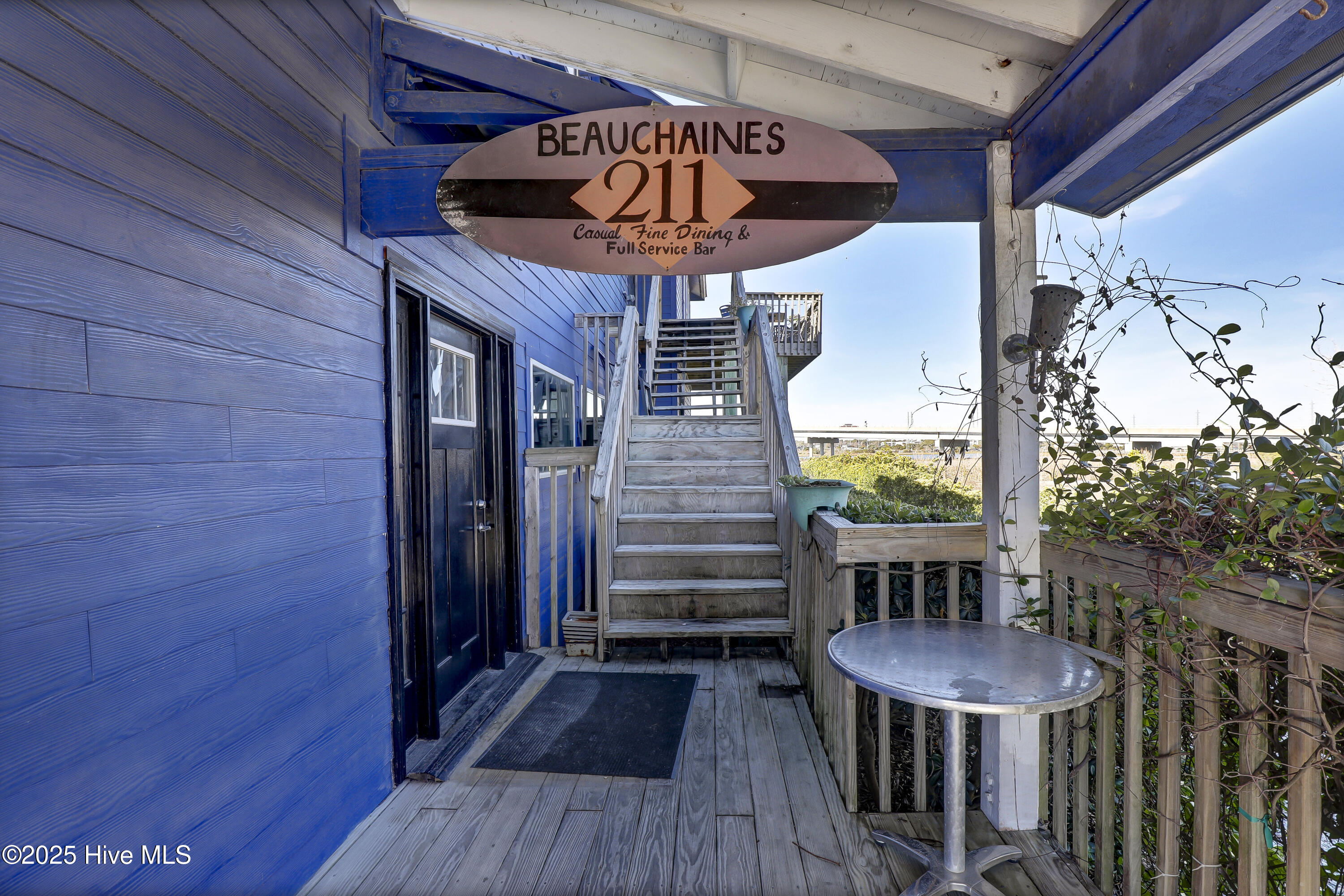211 S Topsail Drive Property Photo 6