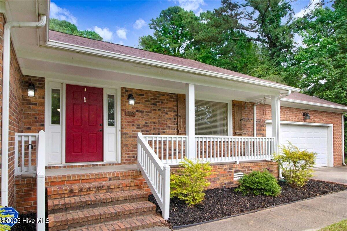 305 Bayleaf Drive Property Photo 2