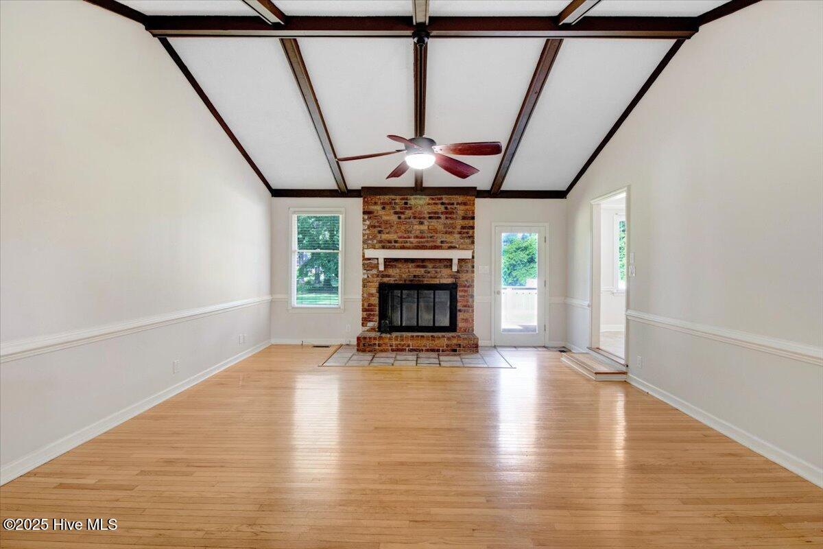 305 Bayleaf Drive Property Photo 9