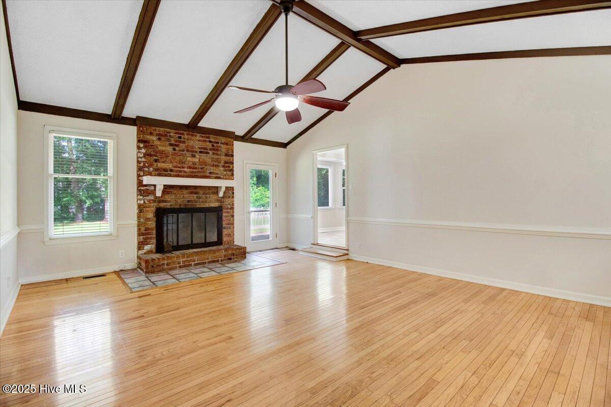 305 Bayleaf Drive Property Photo 10