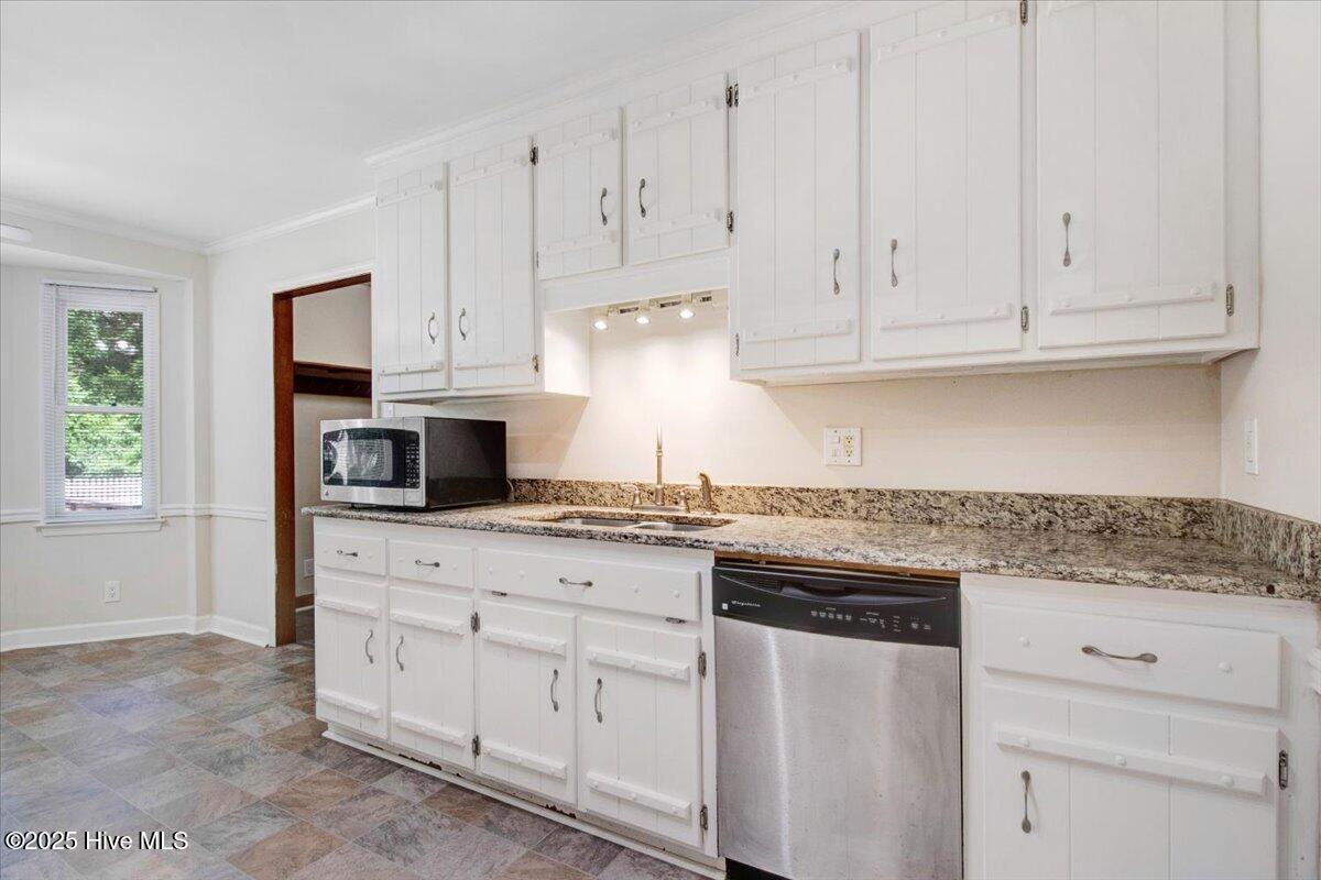 305 Bayleaf Drive Property Photo 15