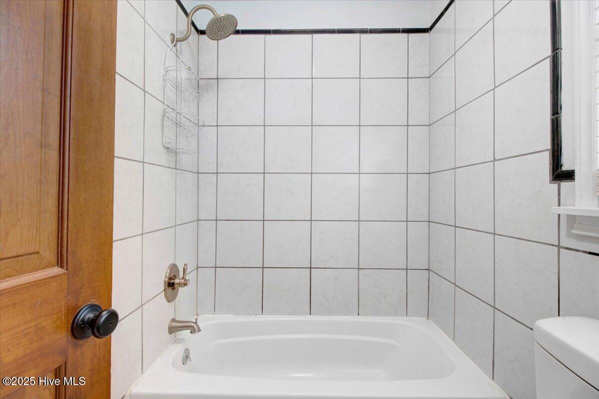 305 Bayleaf Drive Property Photo 21