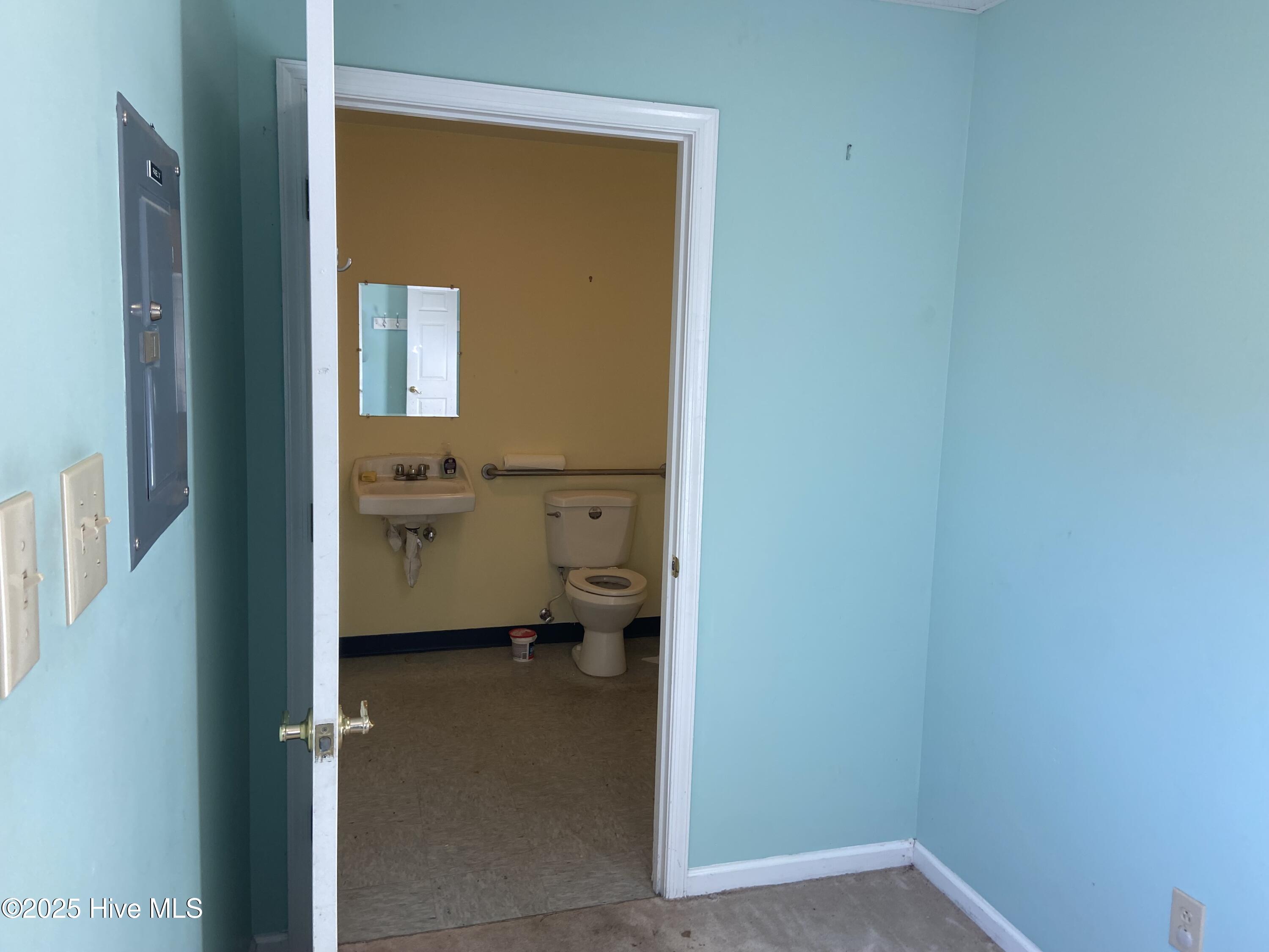 1831 Weeksville Road Property Photo 6