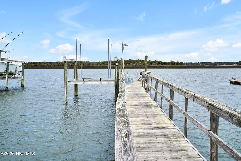 6008 W Beach Drive Property Photo 5