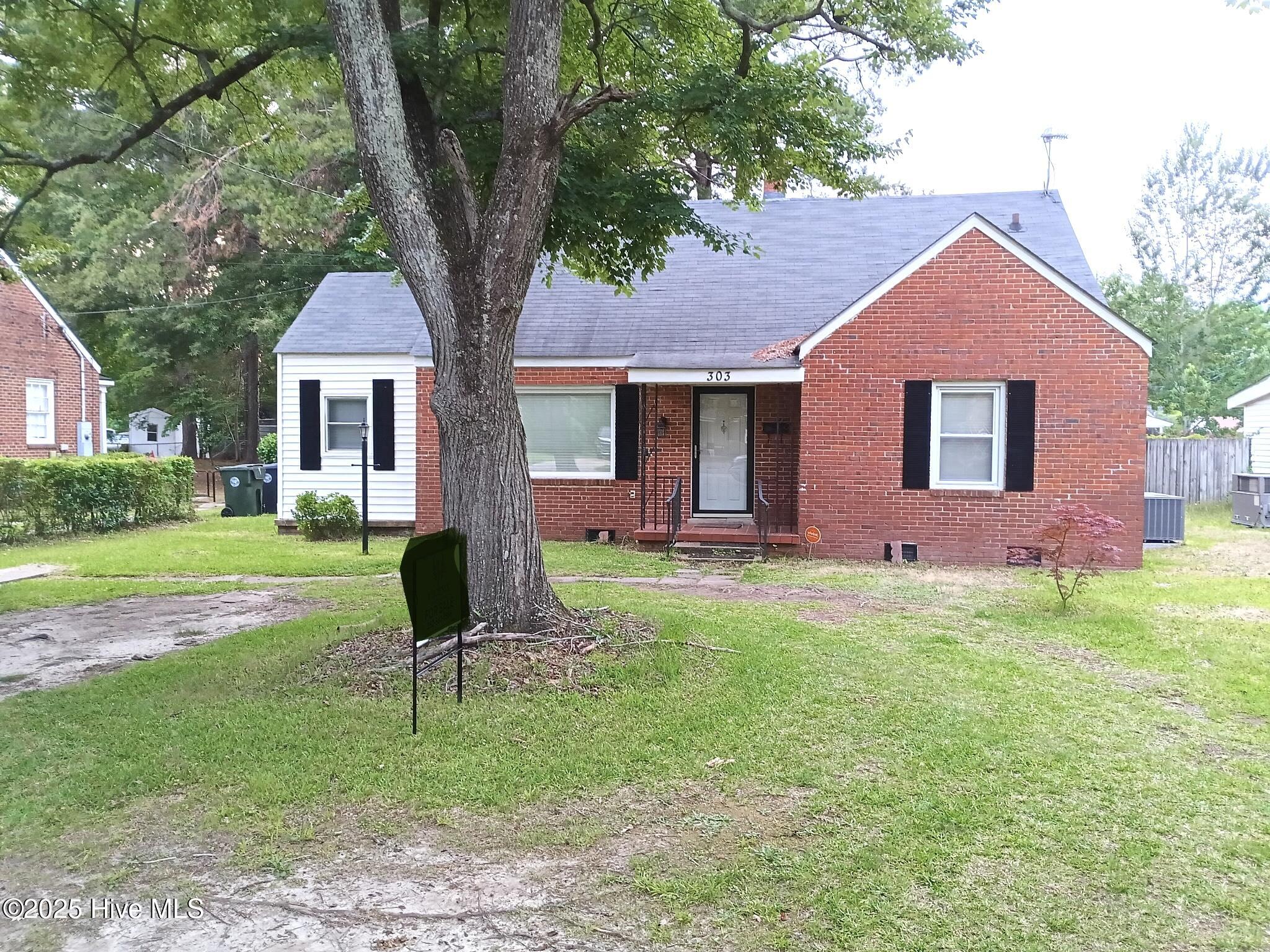 303 S Andrews Avenue Property Photo 1