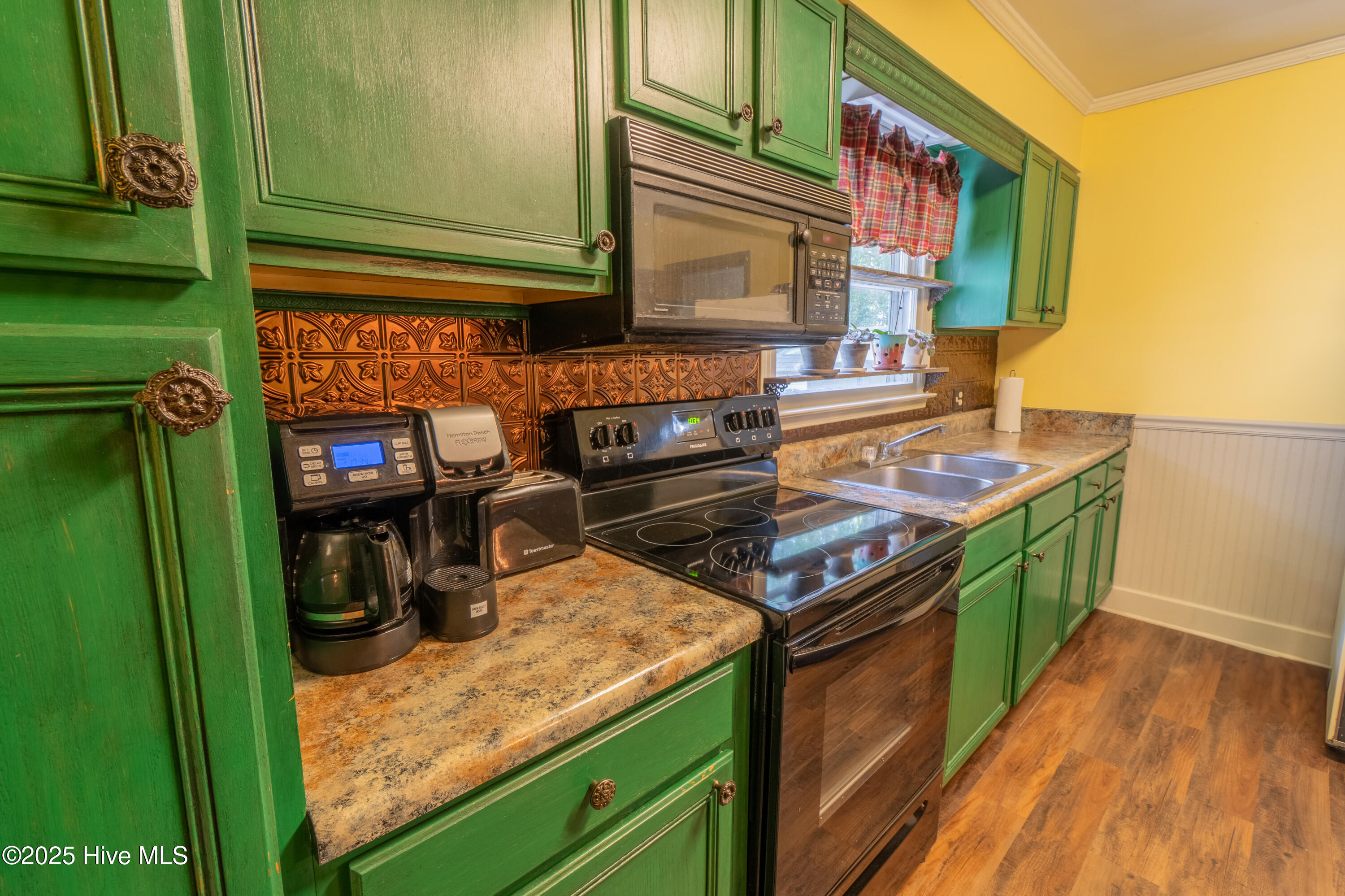 3525 Wilshire Boulevard Property Photo 9