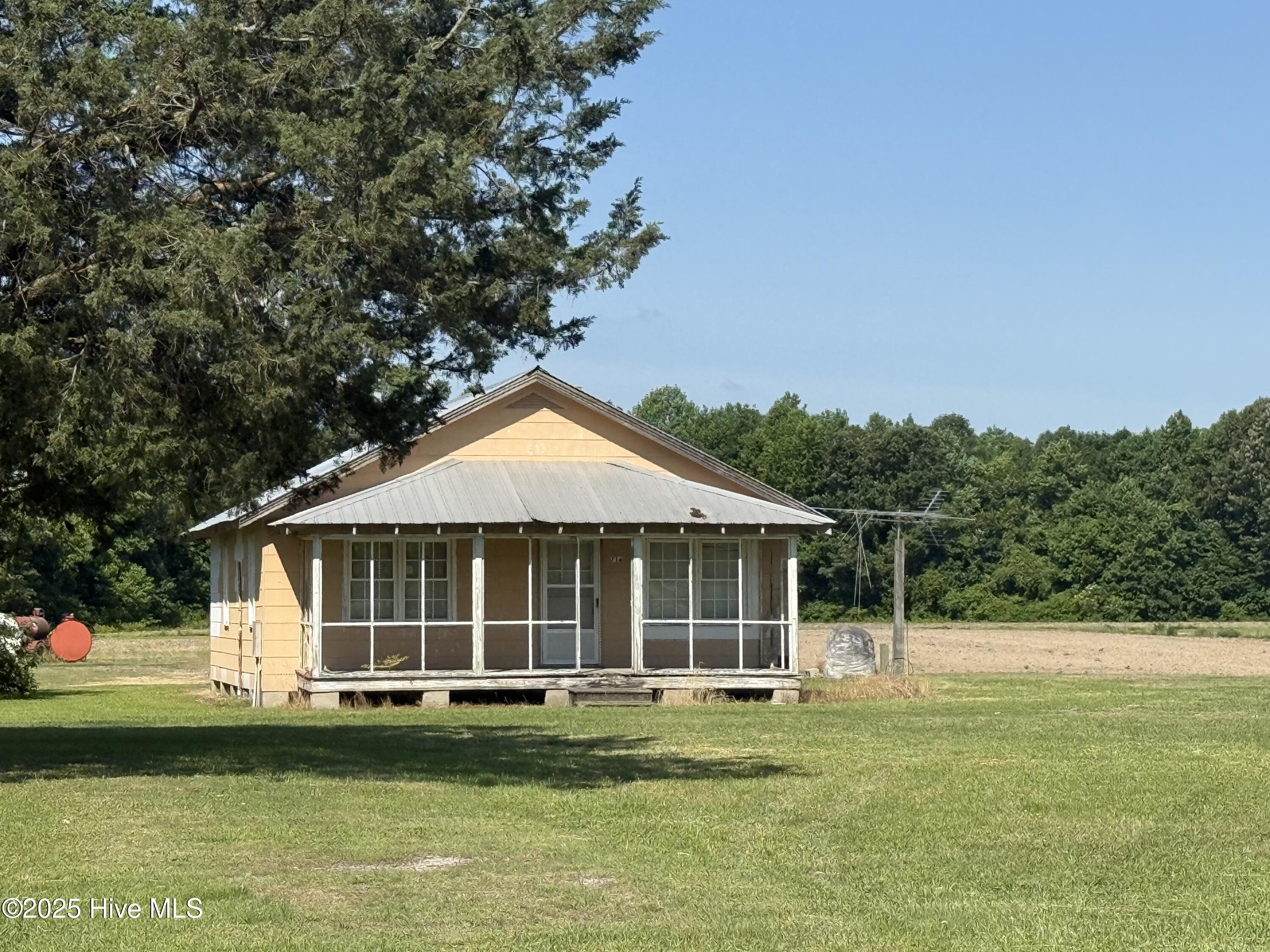 718 Beasley Road Property Photo 1