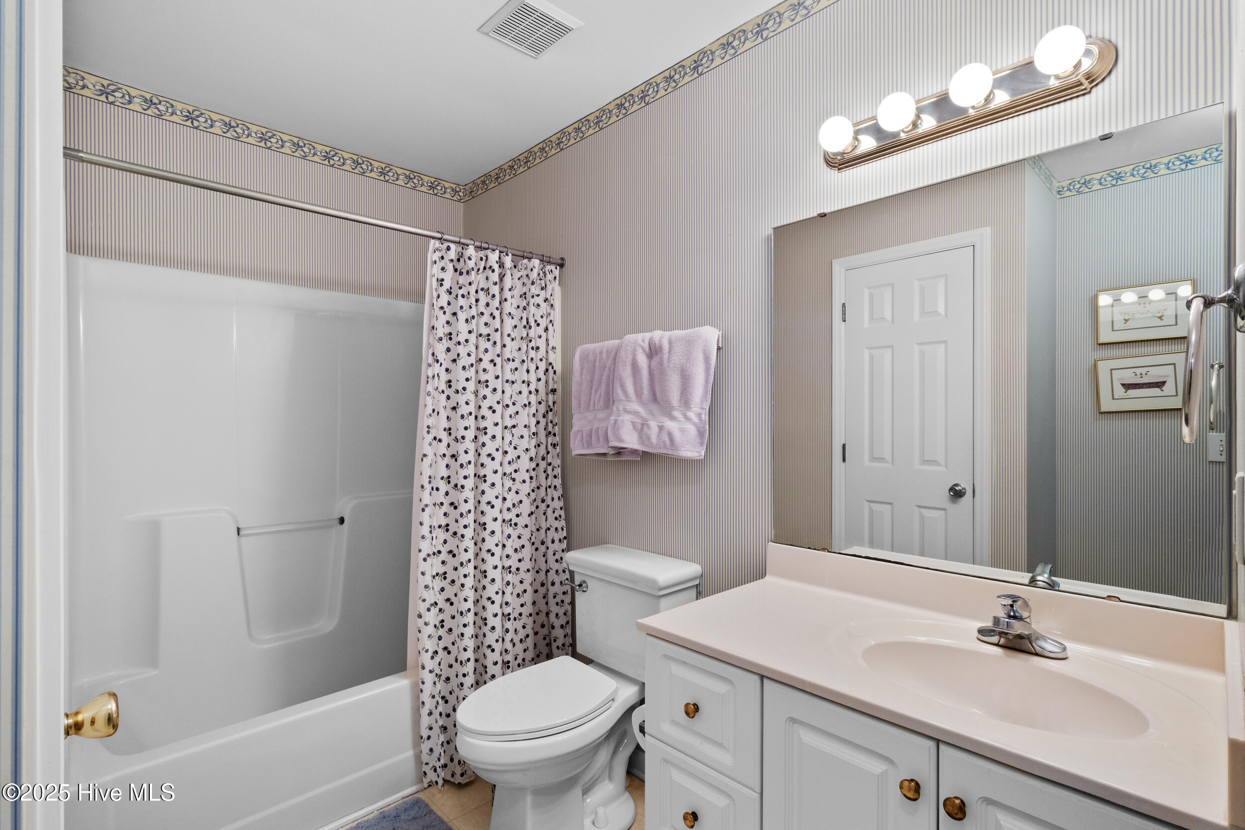 4115 Breezewood Drive Apt 202 Property Photo 18