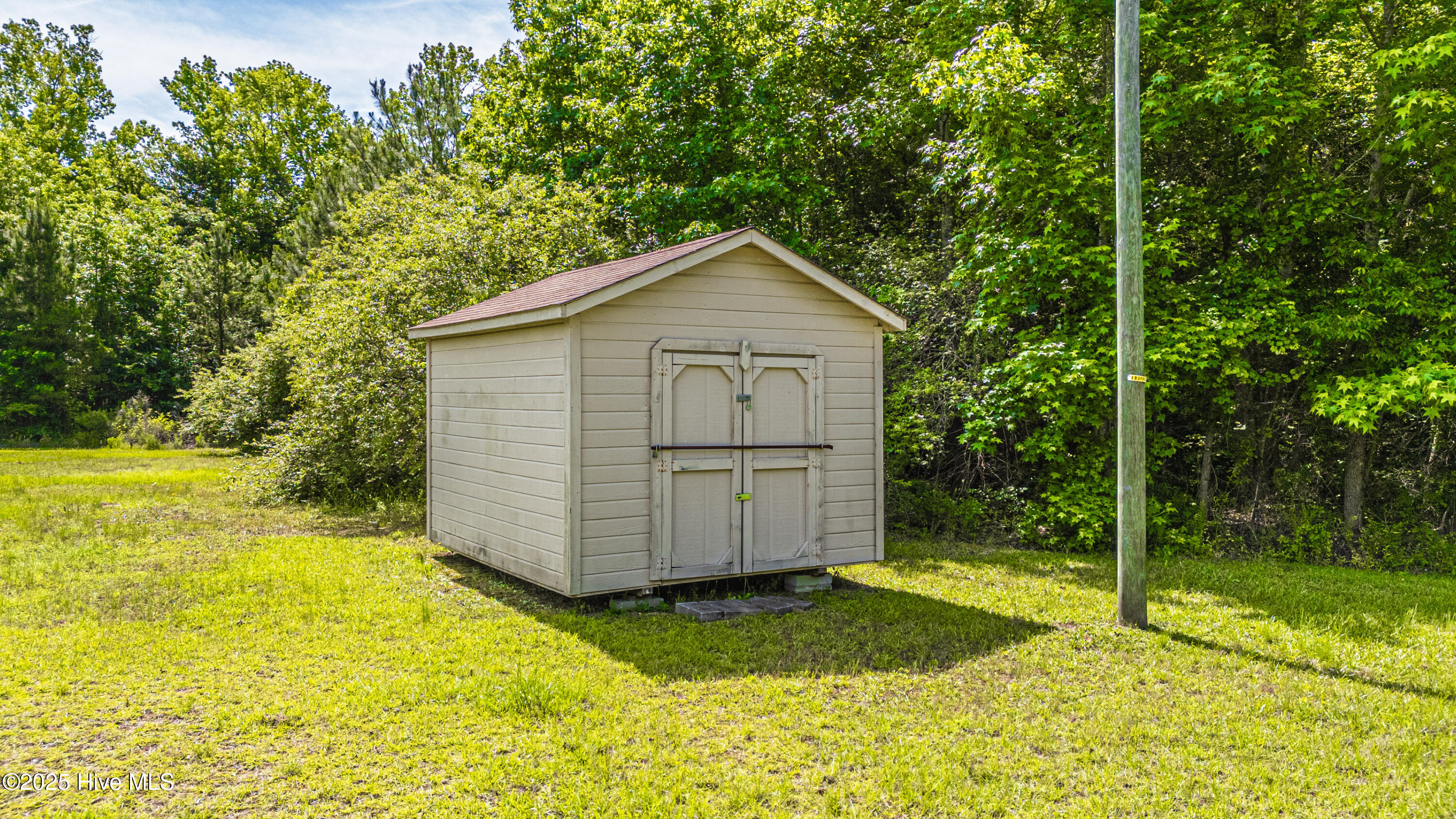 609 Highway 74 Property Photo 3