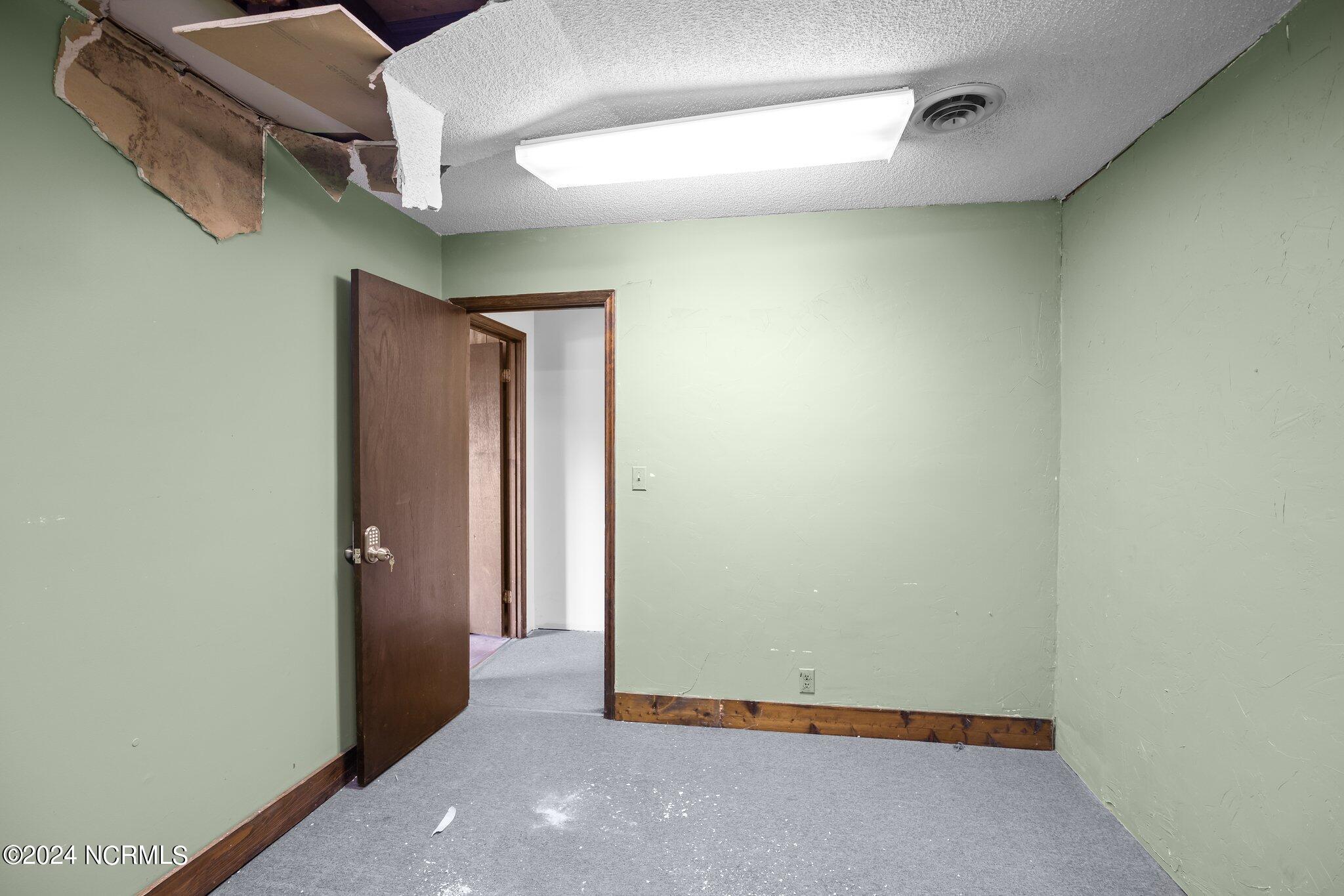 113-117 W Water Street Property Photo 19