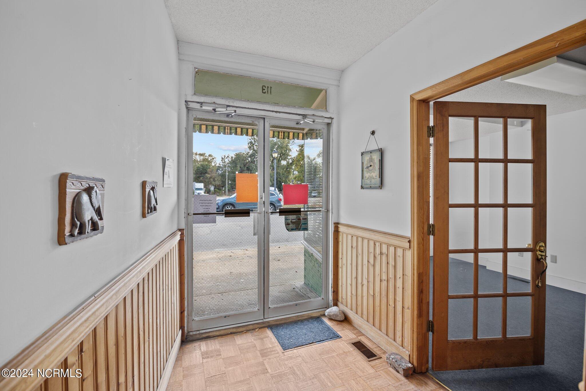 113-117 W Water Street Property Photo 23