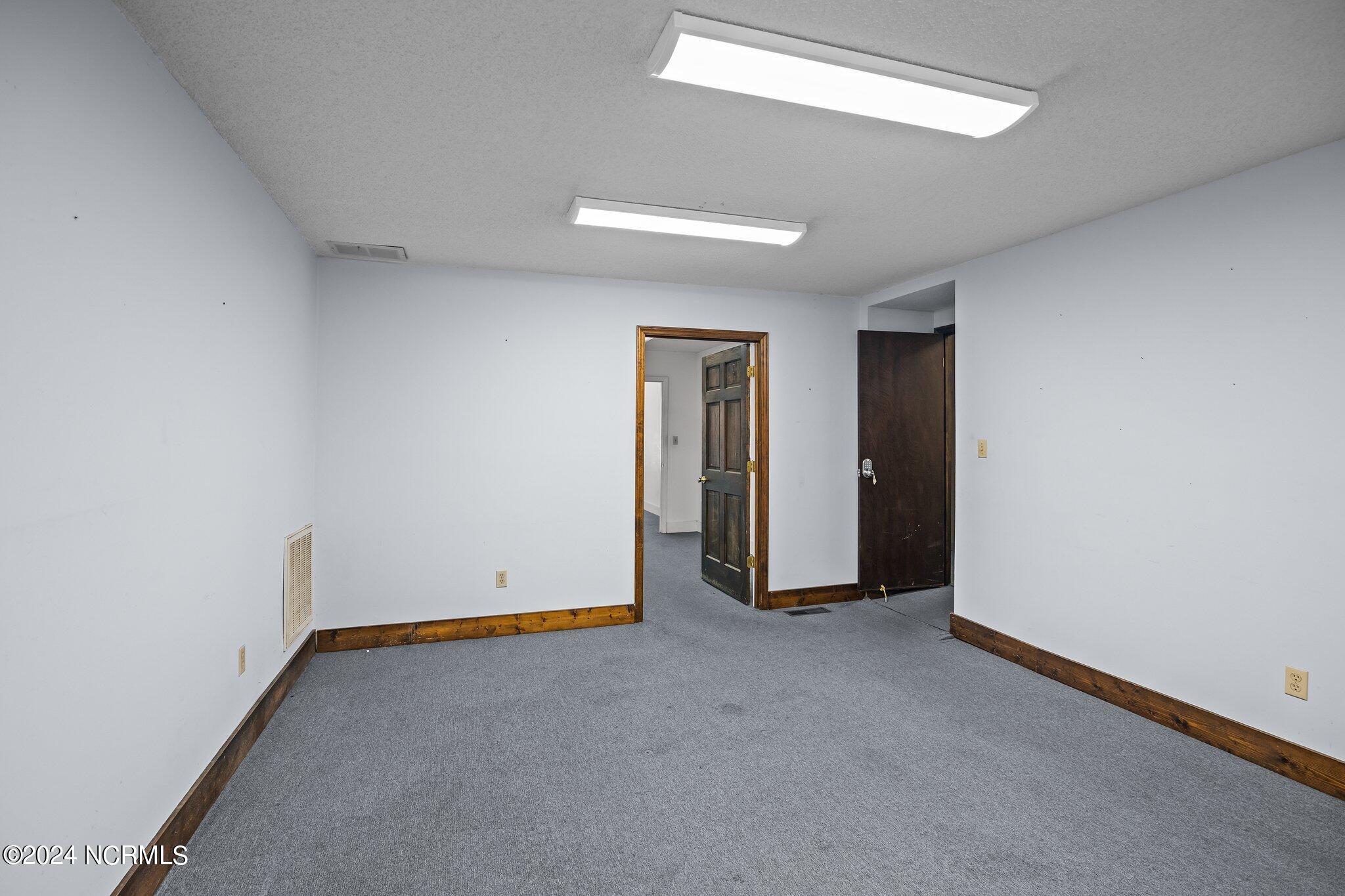113-117 W Water Street Property Photo 32