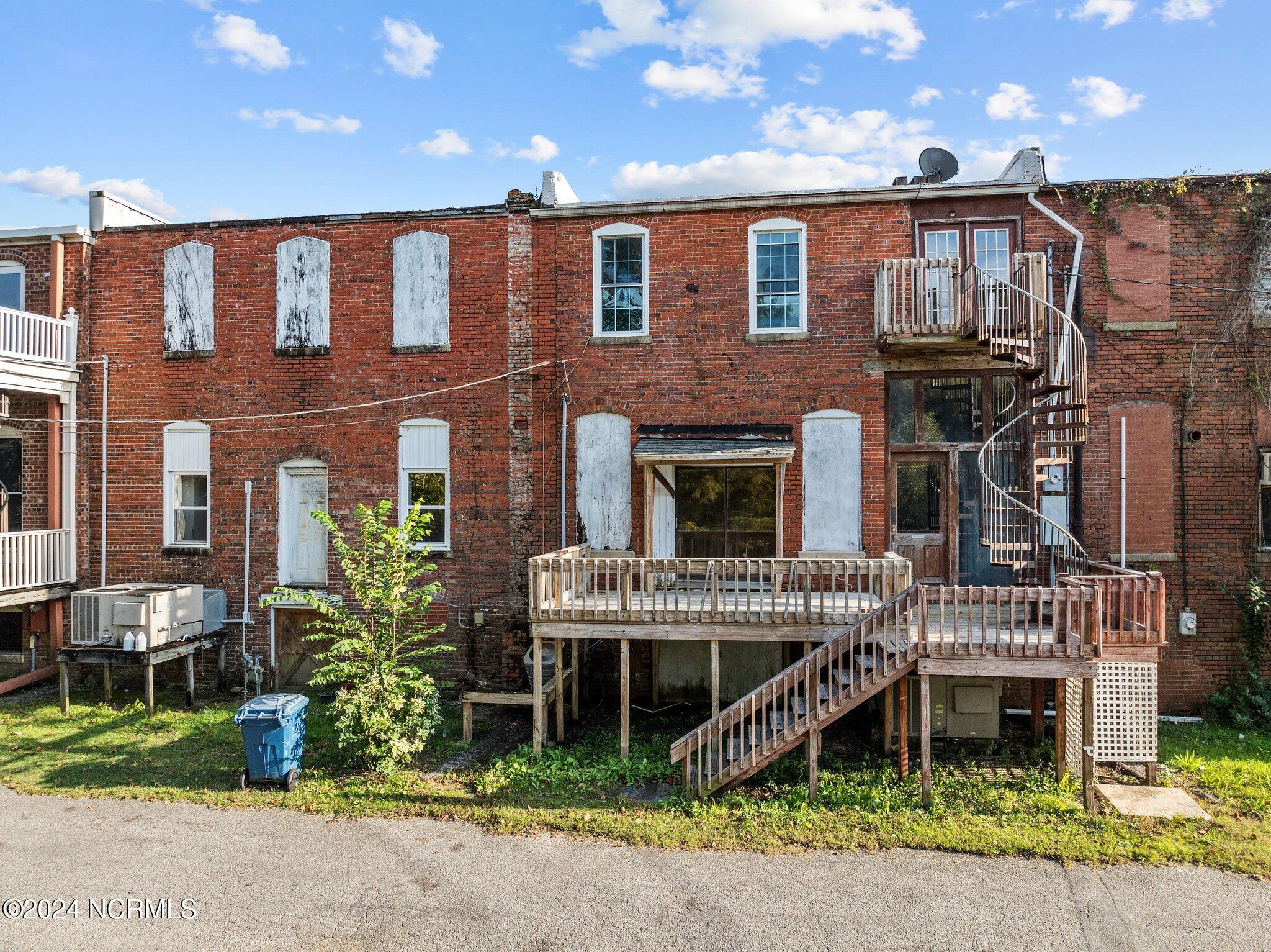 113-117 W Water Street Property Photo 47
