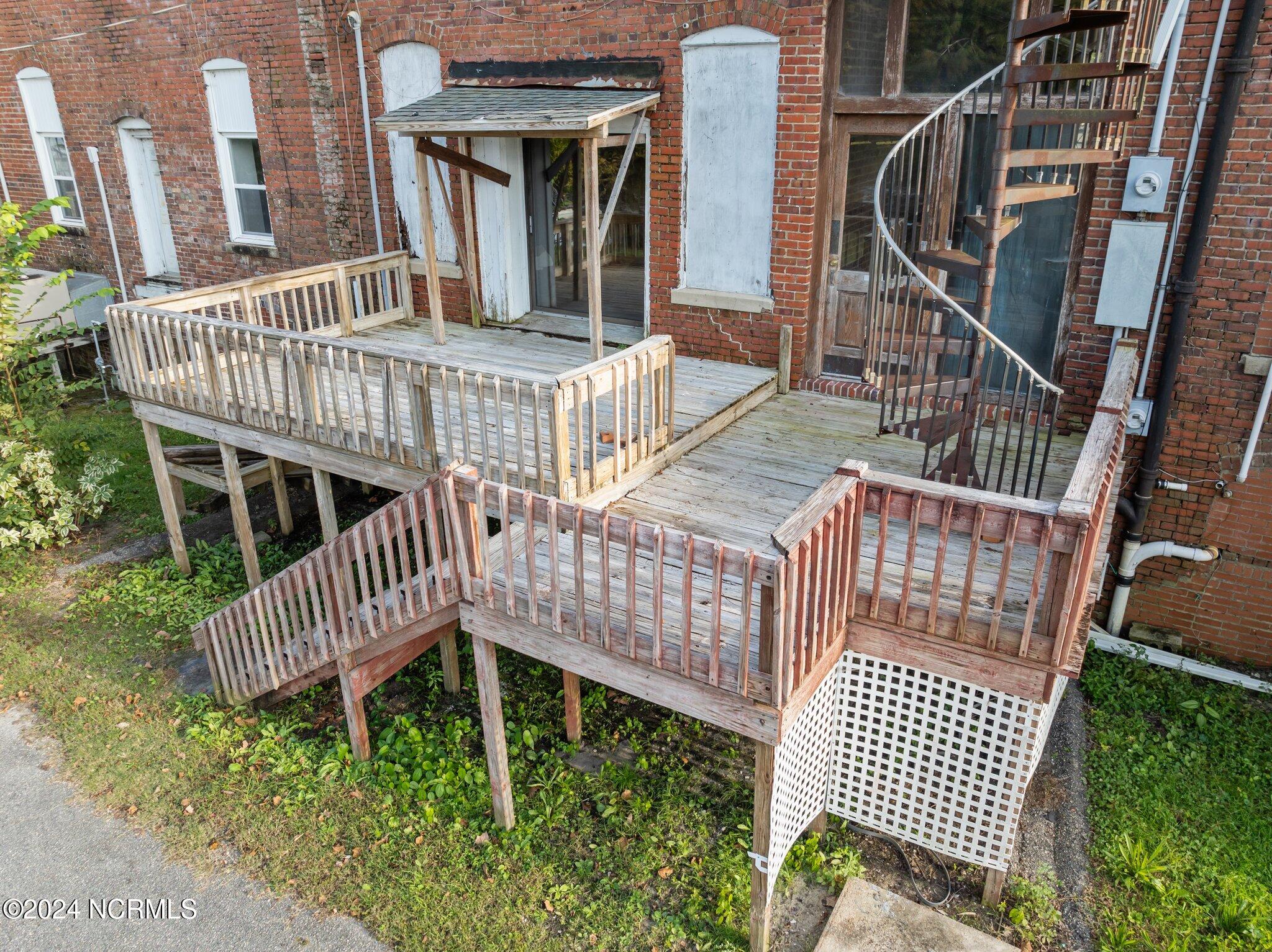 113-117 W Water Street Property Photo 48