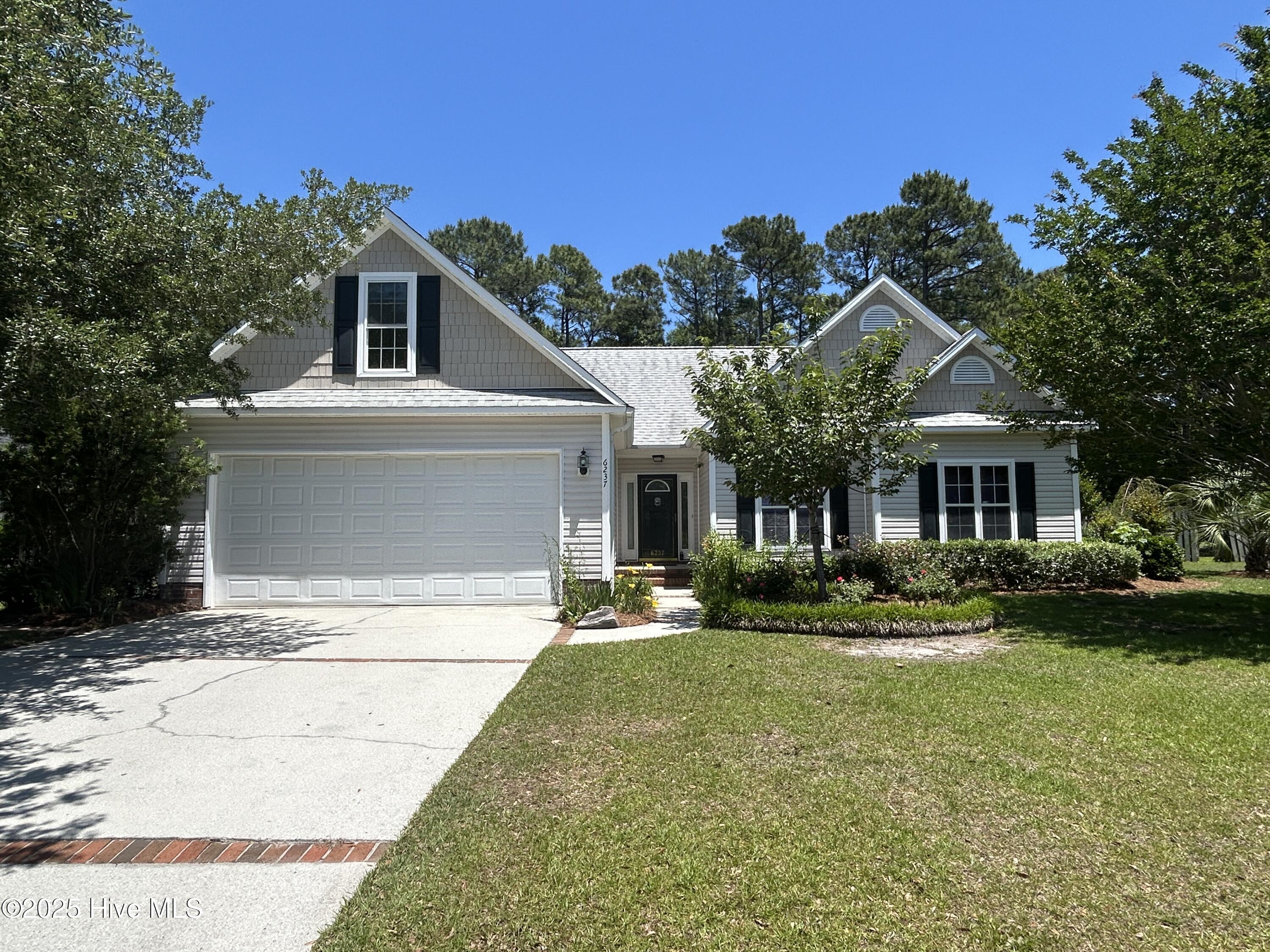 6237 Sentry Oaks Drive Property Photo 1