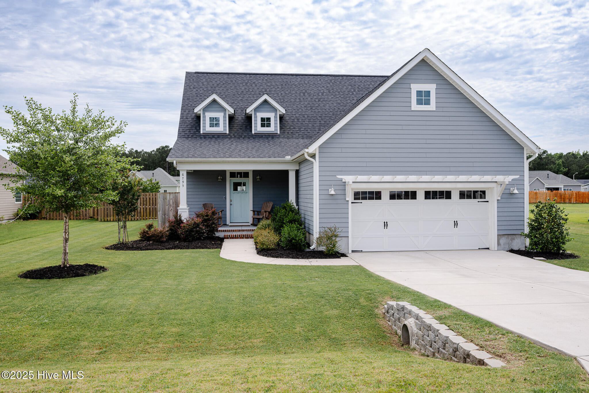 6795 Campbells Ridge Drive Property Photo 2