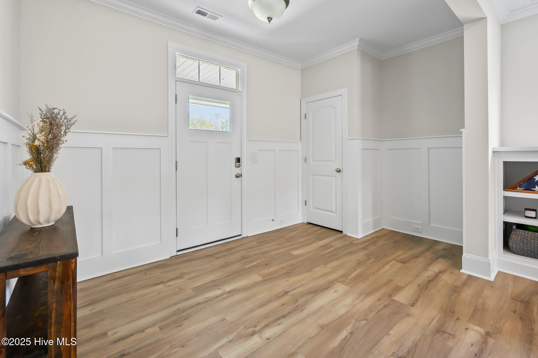 6795 Campbells Ridge Drive Property Photo 7