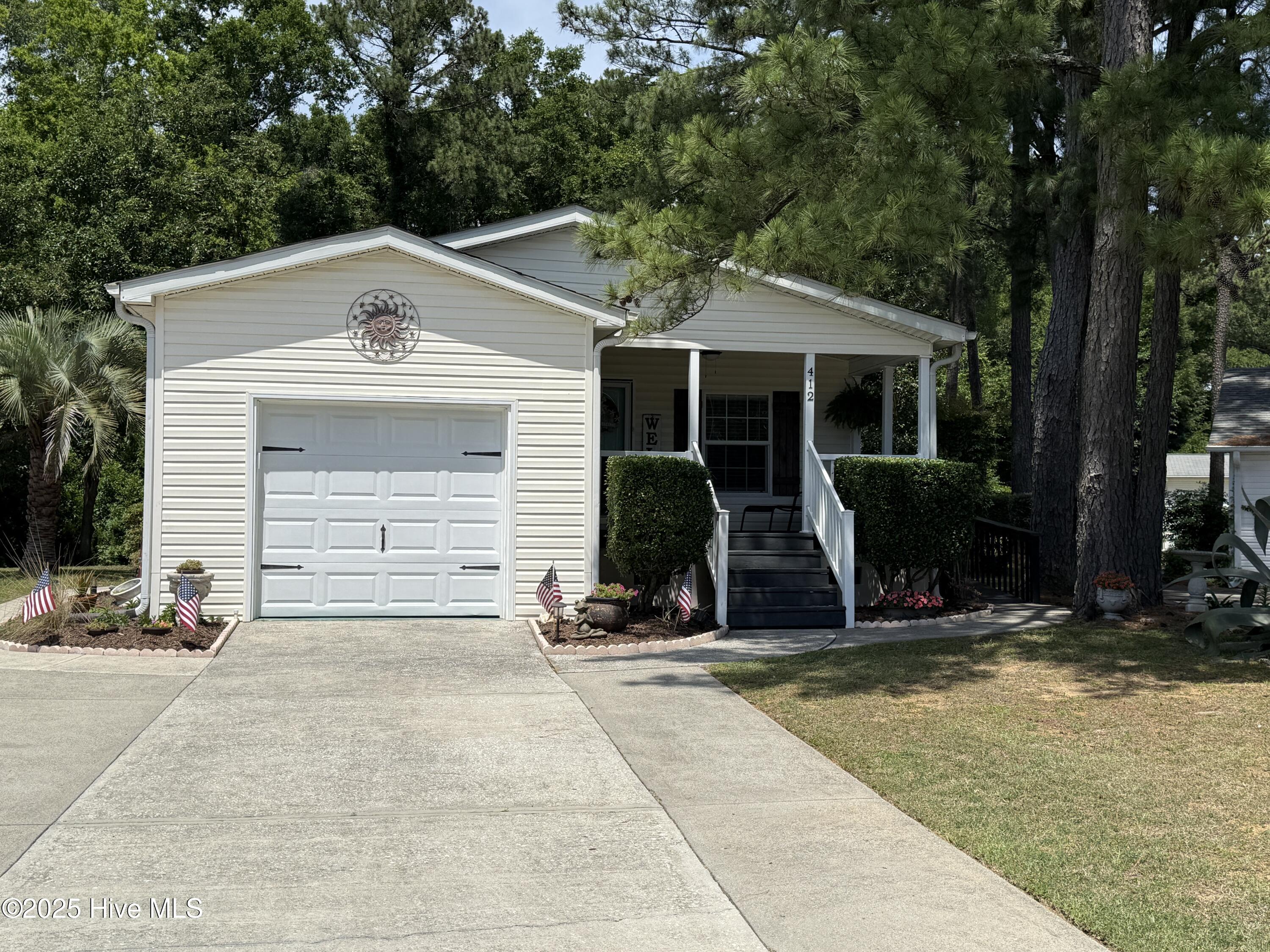 412 Capeside Drive Property Photo 1
