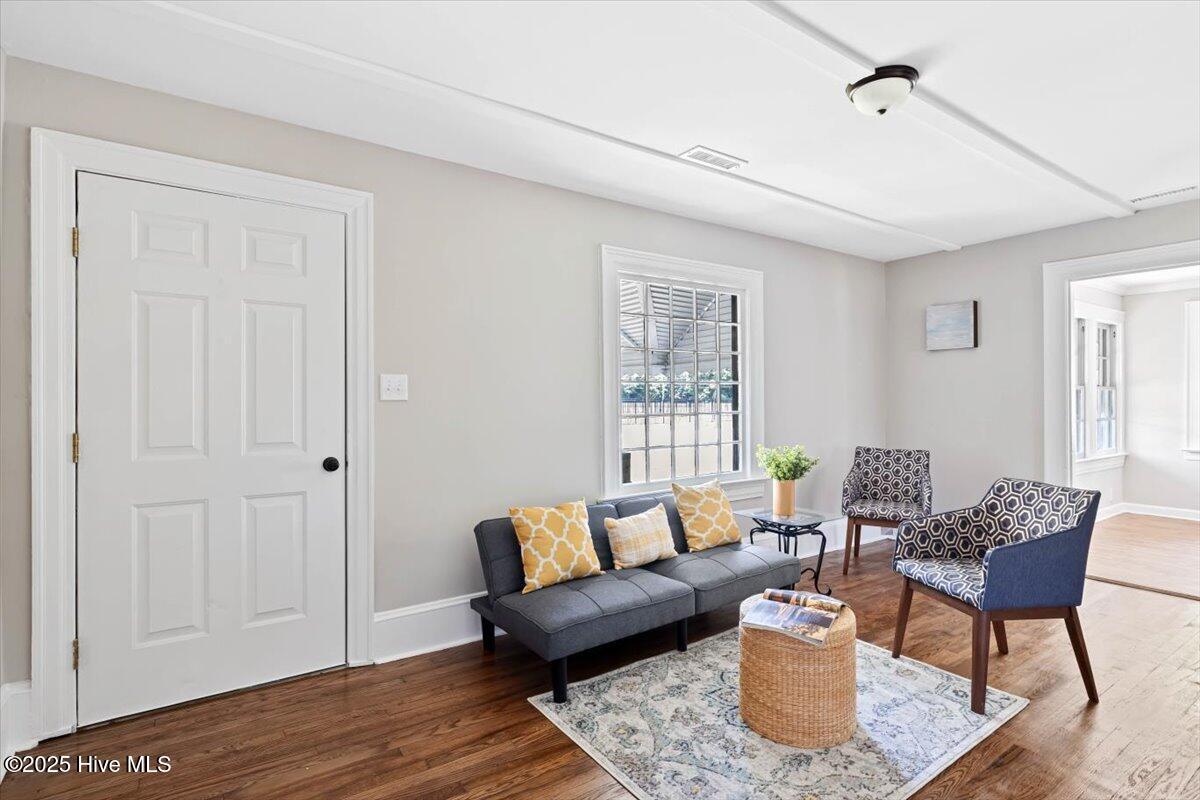 201 Van Street Property Photo 5