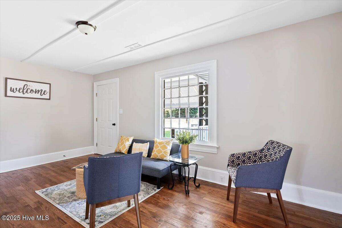 201 Van Street Property Photo 6
